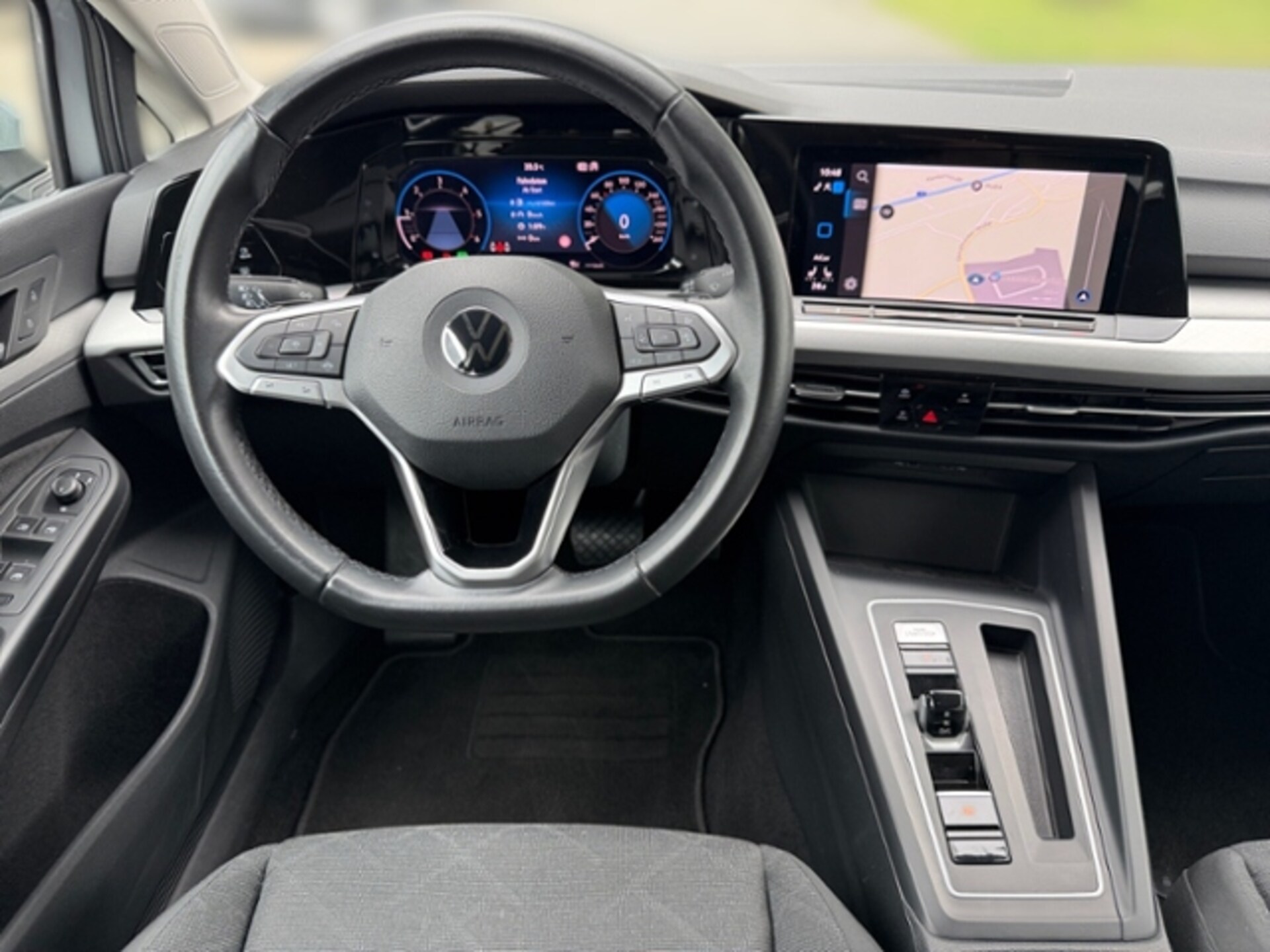 Volkswagen Golf Life