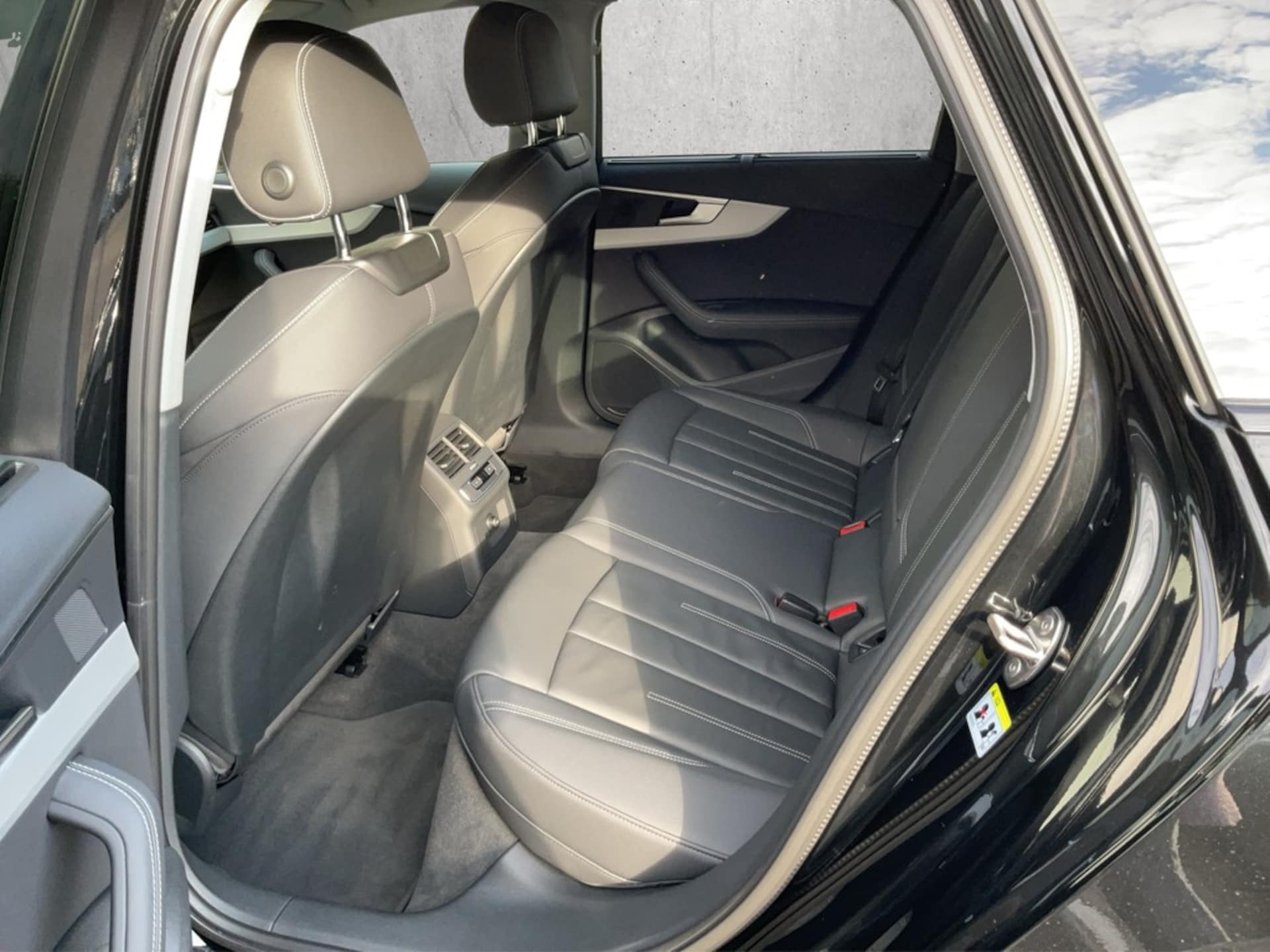 Audi A4 Avant S line