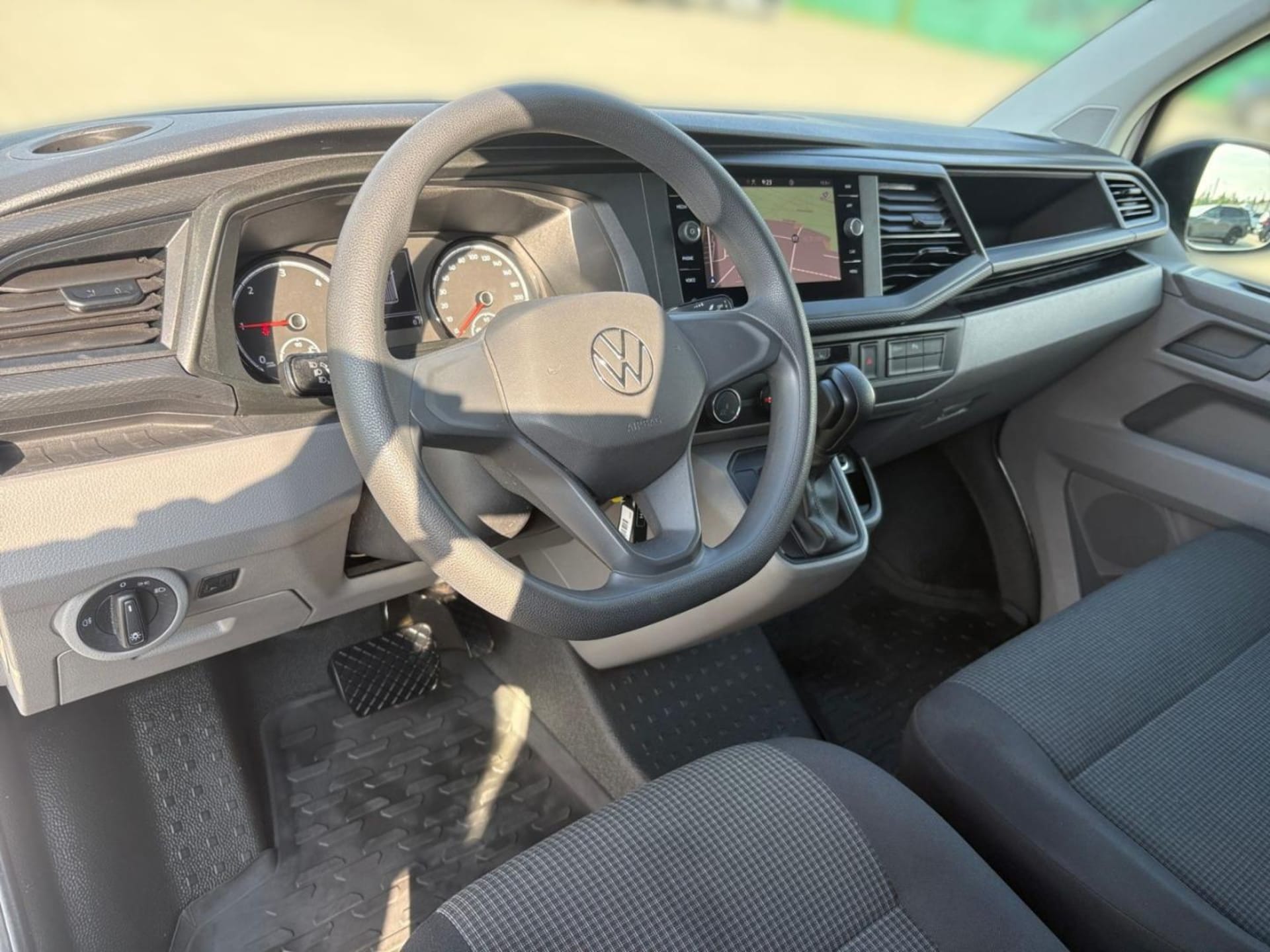 Volkswagen T6.1 Transporter Kasten langer Radstand