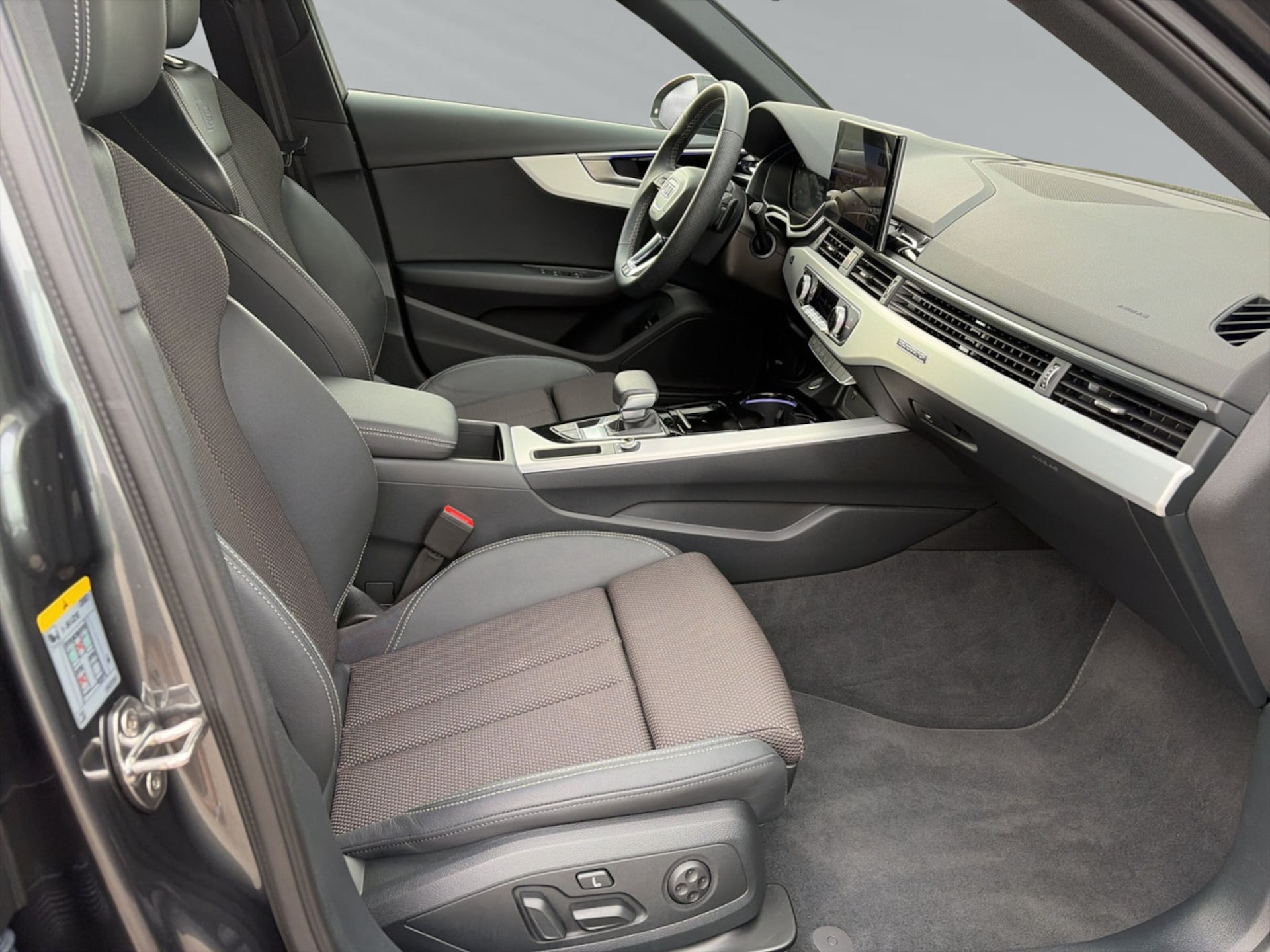 Audi A4 Avant S line