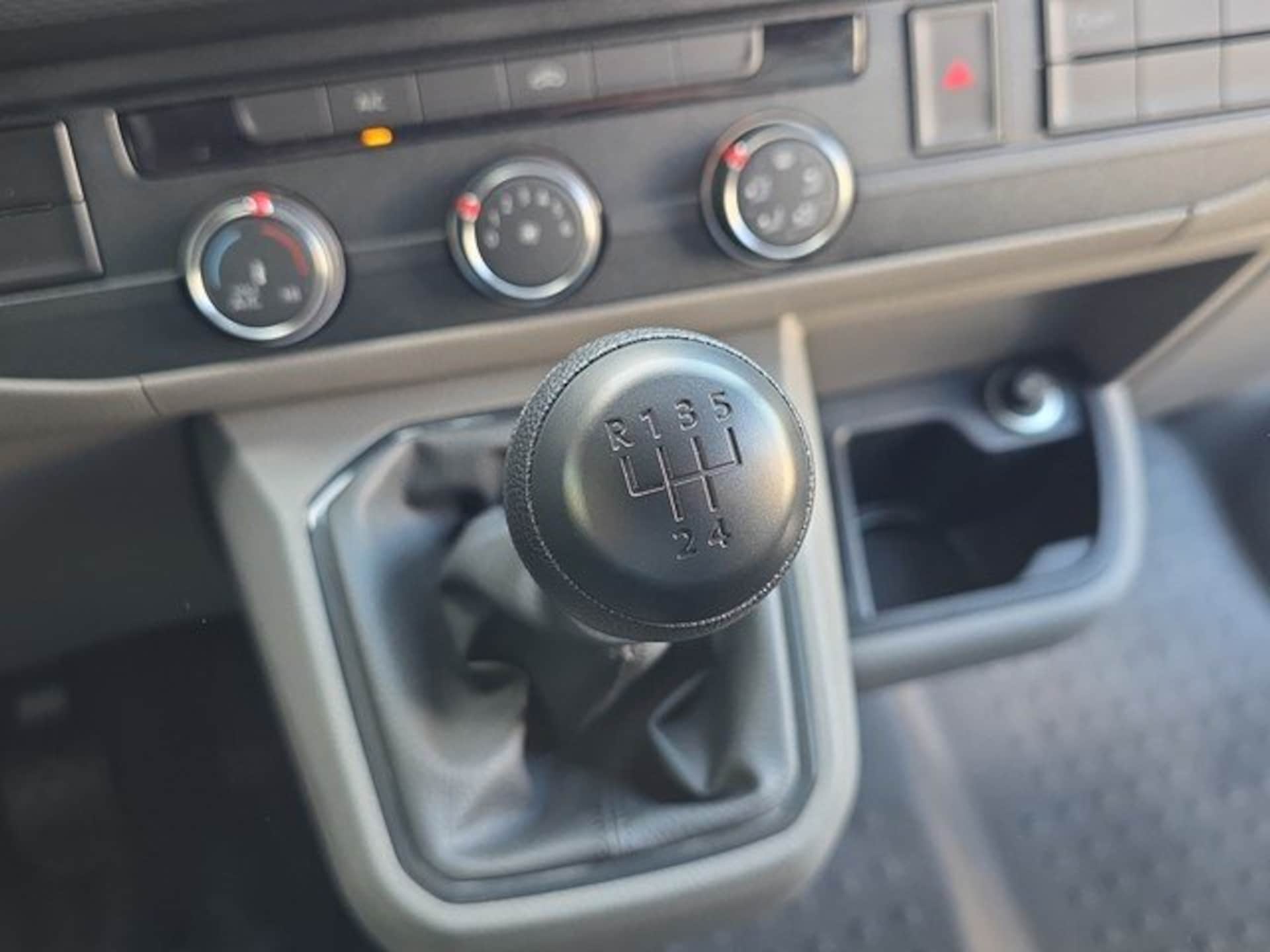 Volkswagen T6.1 Transporter Kasten langer Radstand