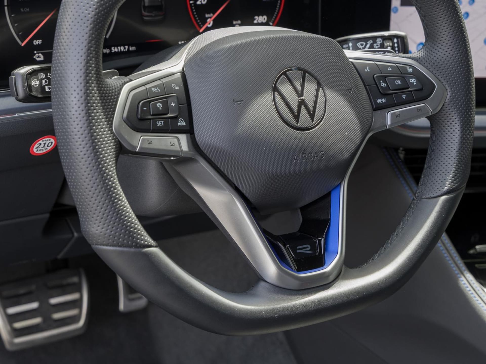 Volkswagen Touareg R