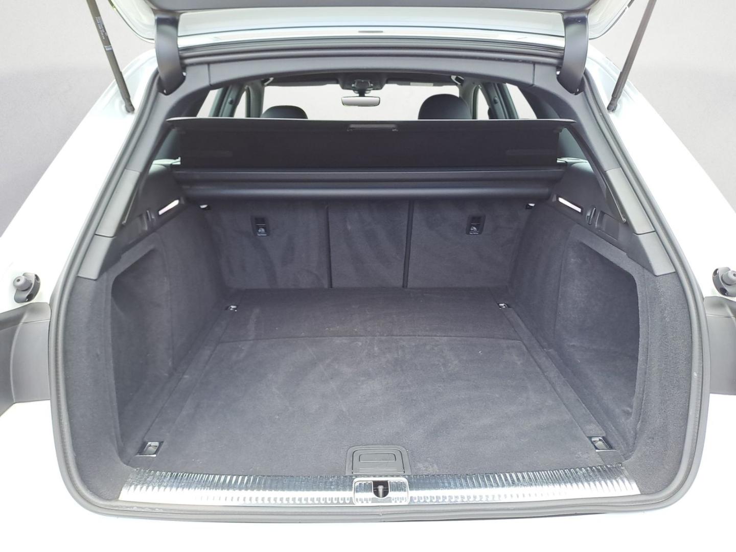 Image about Audi A4 Avant S line 35 TFSI S tronic