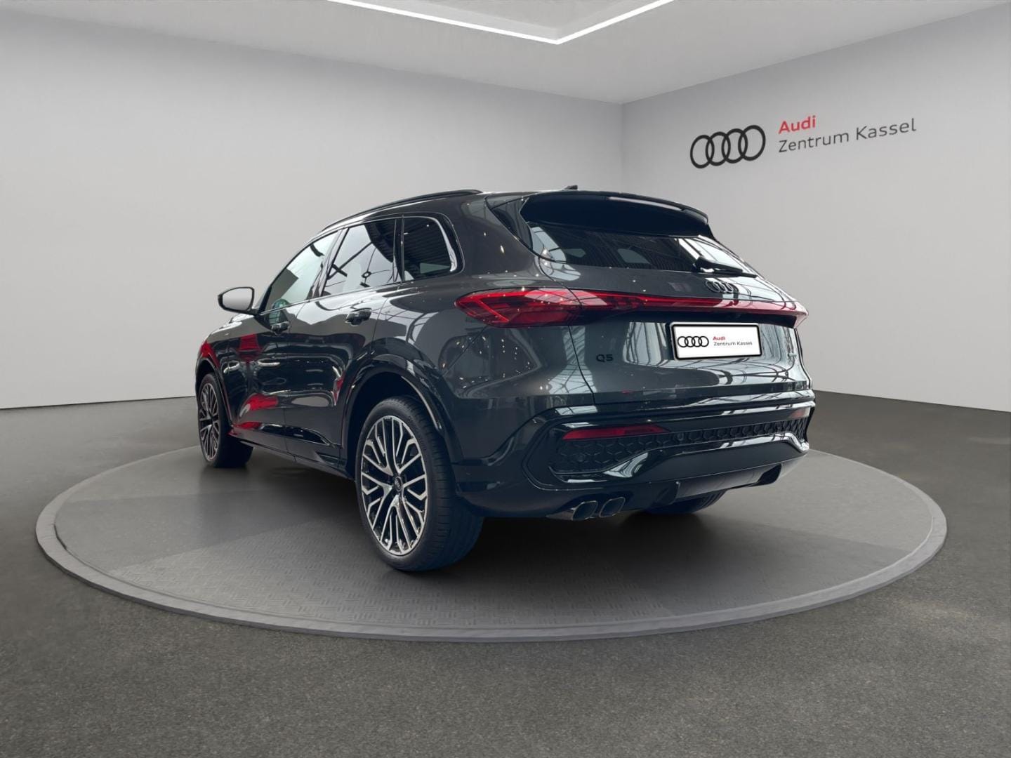 Bild über Audi Q5 SUV TDI quattro 150 kW S tronic - für weitere Informationen kontaktieren Sie den Audi Partner