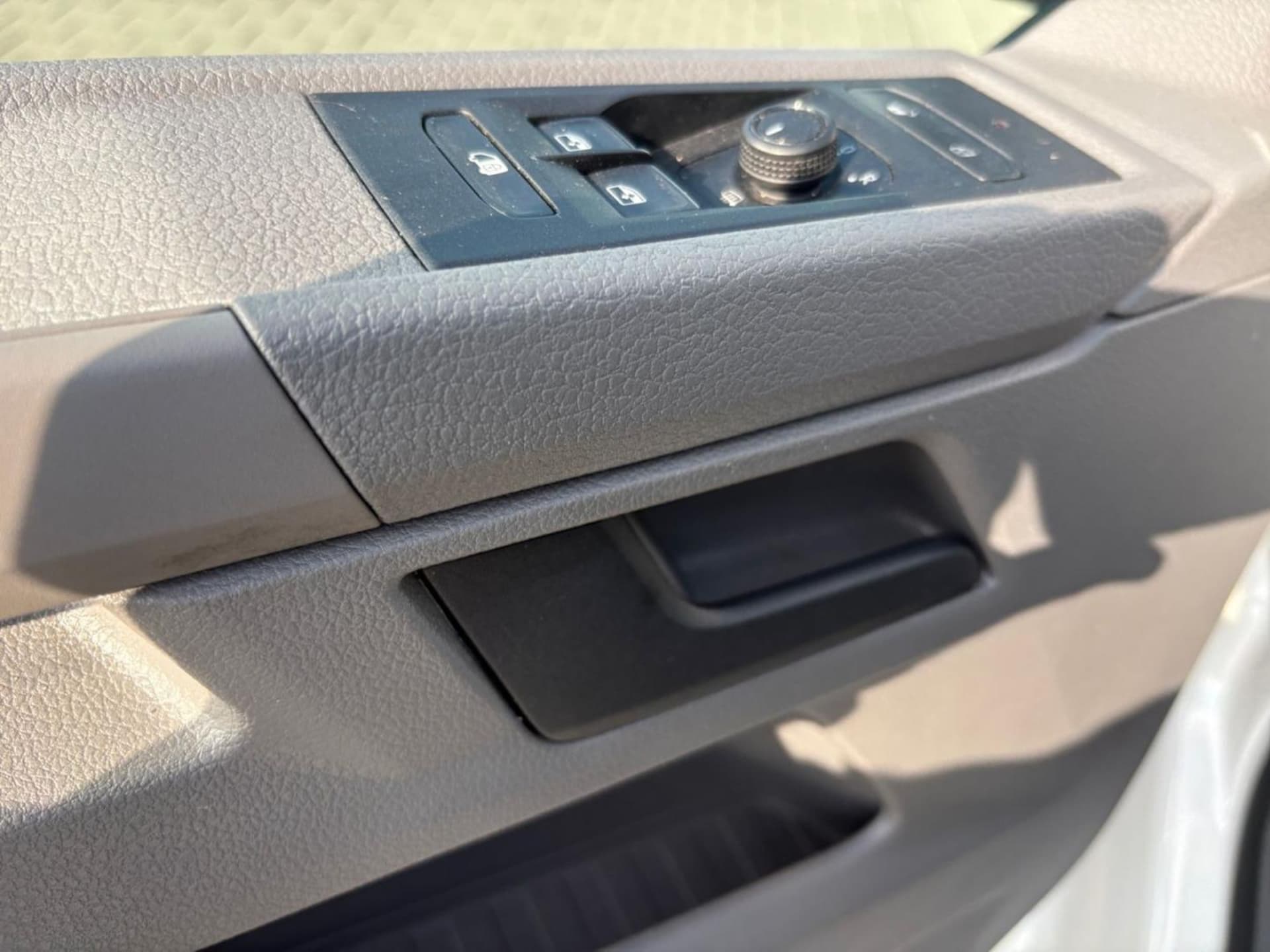 Volkswagen T6.1 Transporter Kasten langer Radstand