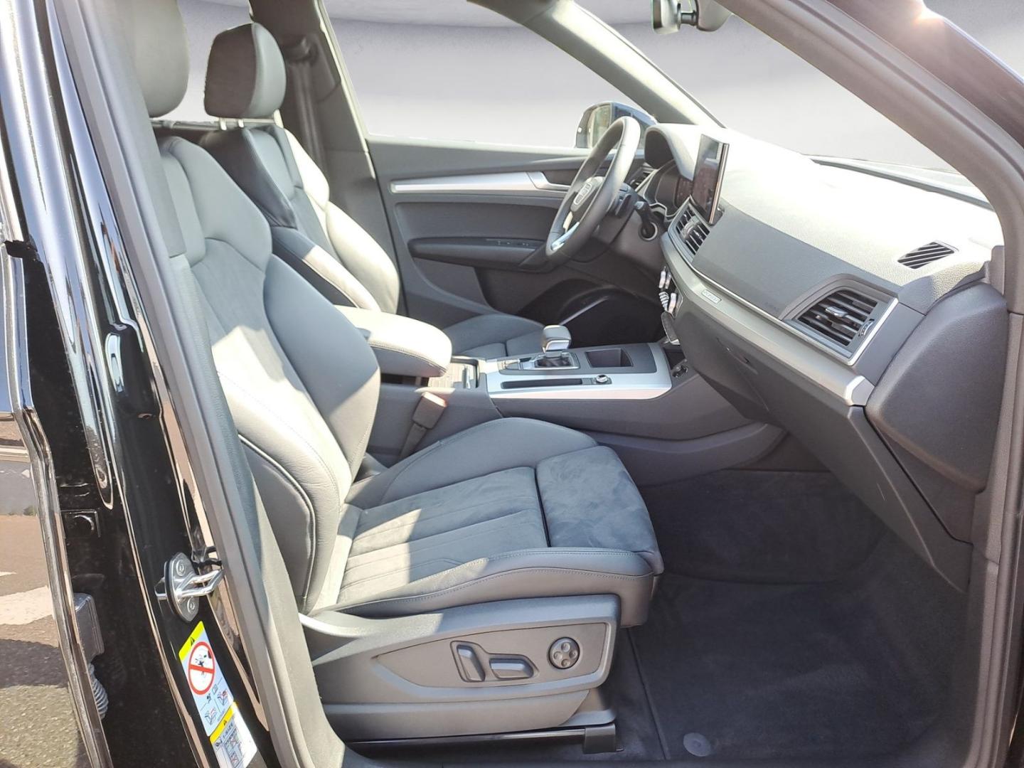 Image about Audi Q5 Sportback 45 TFSI quattro S tronic