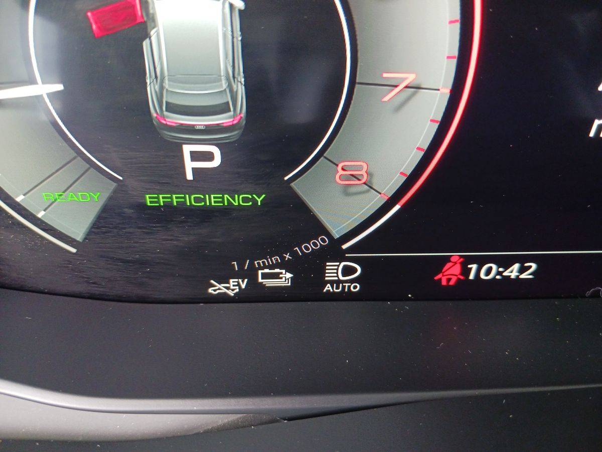 Image about Audi Q8 TFSI e Advanced 55 TFSI e quattro 280 kW (381 ch) tiptronic