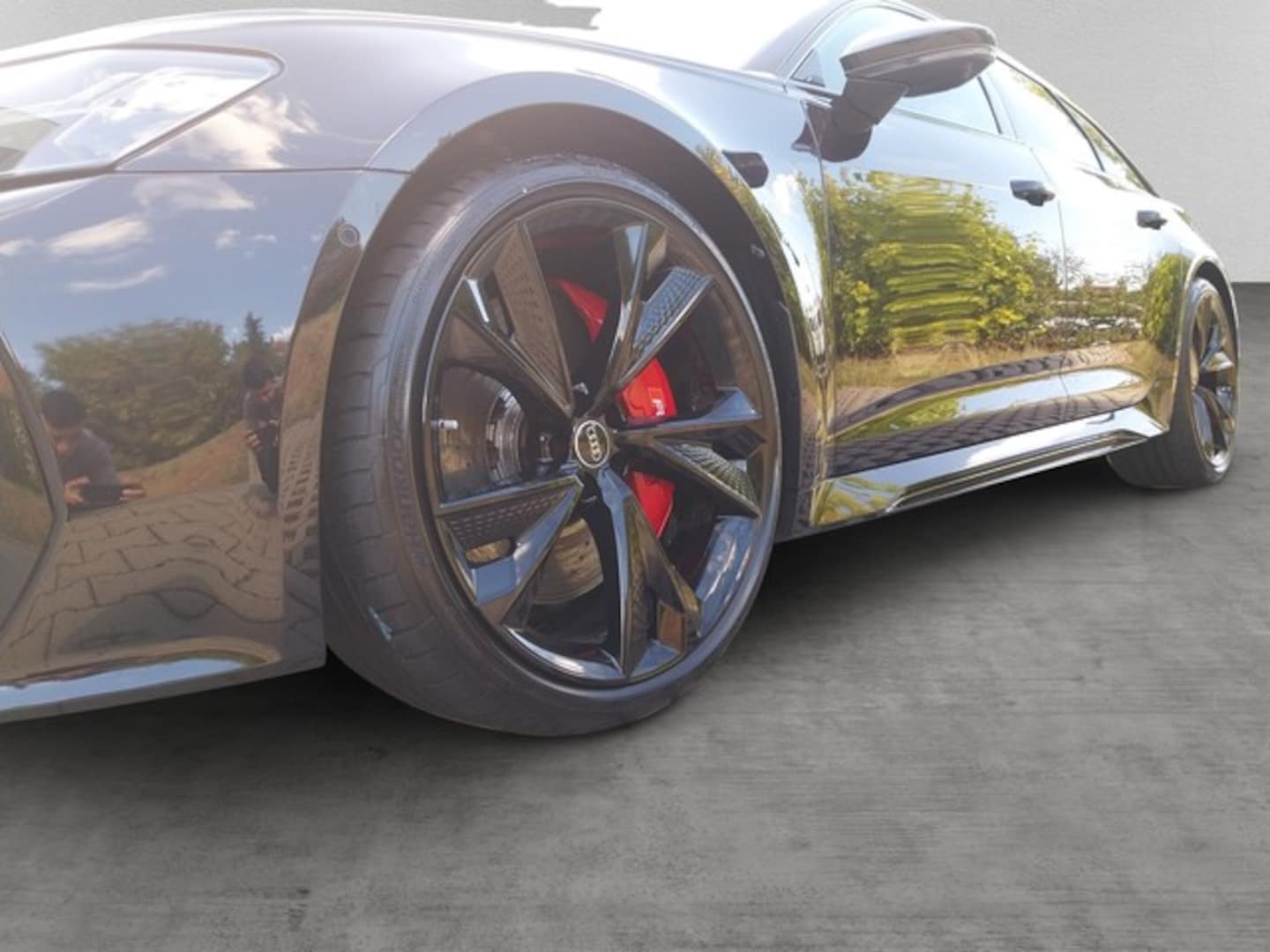 Bild über Audi RS 6 Avant performance quattro tiptronic - für weitere Informationen kontaktieren Sie den Audi Partner