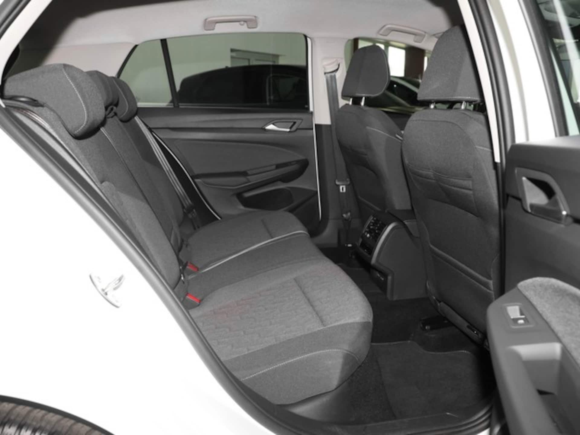 Volkswagen Golf Life