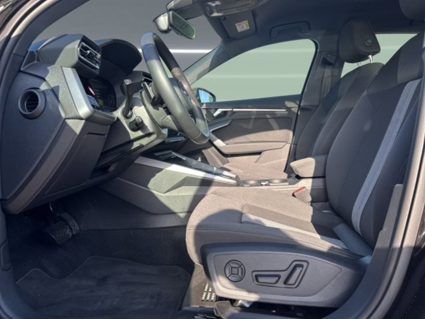 Bild über Audi A3 Sportback 30 TFSI S tronic - für weitere Informationen kontaktieren Sie den Audi Partner