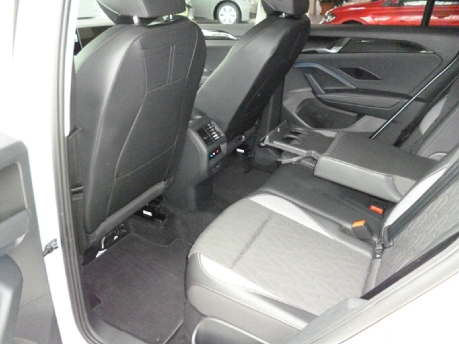 Volkswagen Tiguan – Bild 11