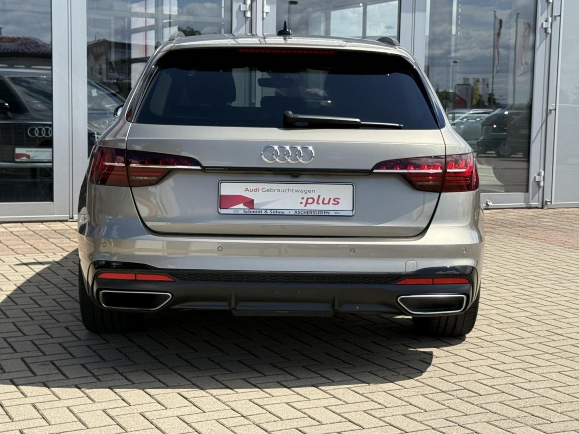 Audi A4 Avant S line