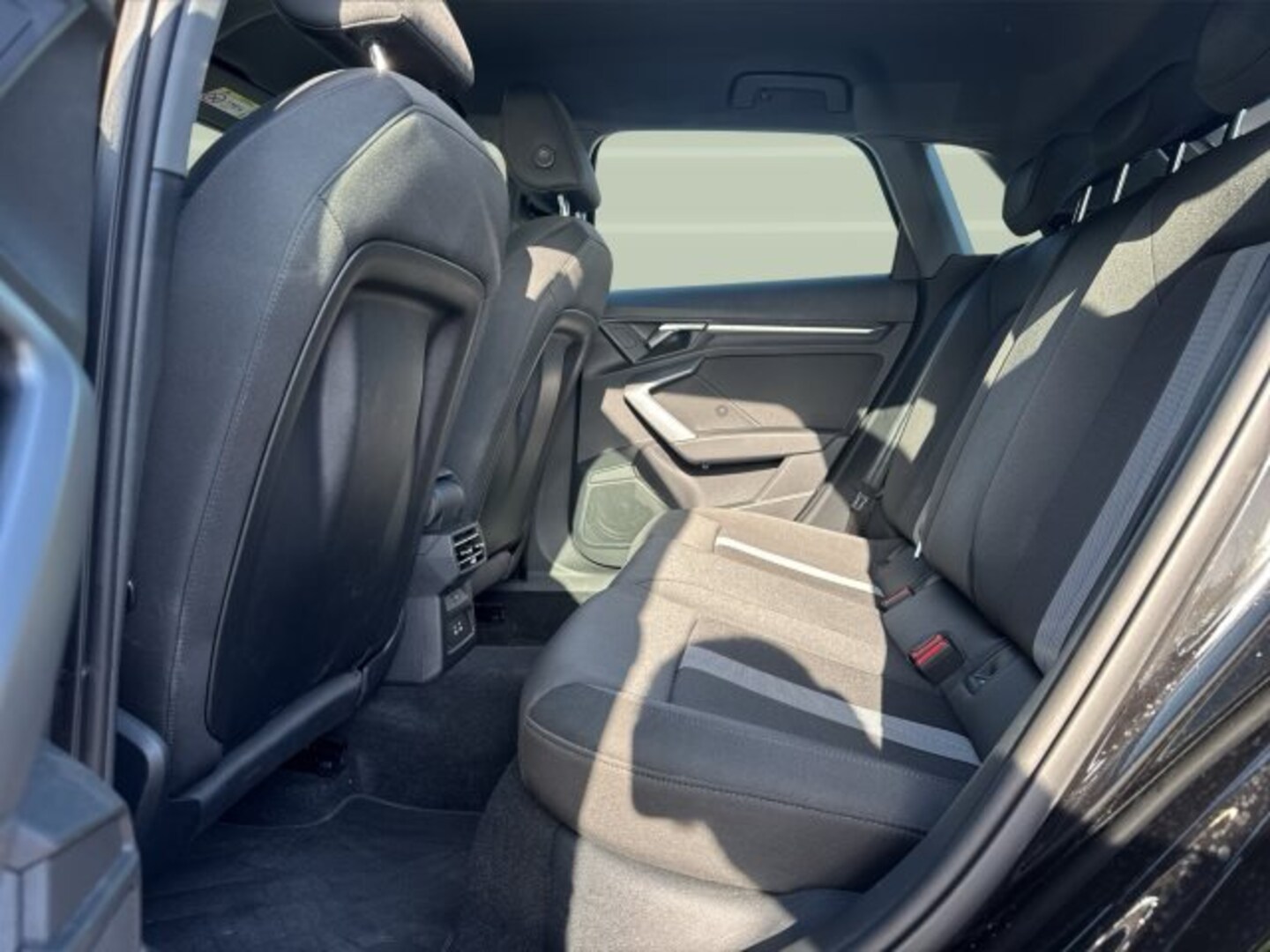 Bild über Audi A3 Sportback 30 TFSI S tronic - für weitere Informationen kontaktieren Sie den Audi Partner