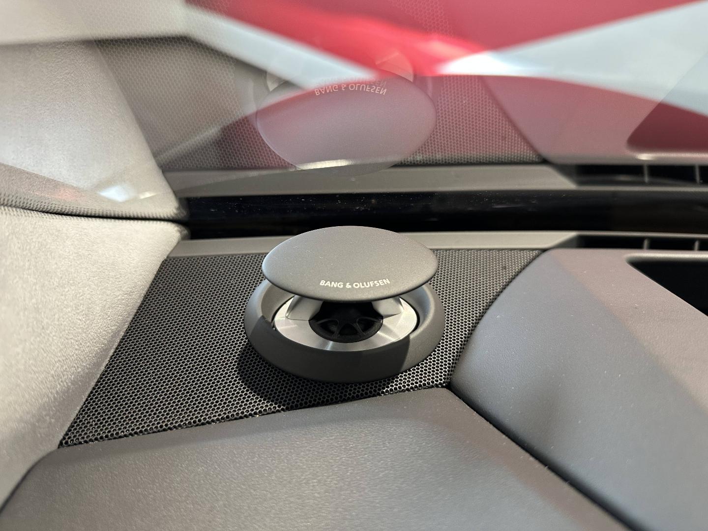 Image about Audi A8 L TFSI e Avus Extended 60 TFSI e quattro 330 kW (449 ch) tiptronic