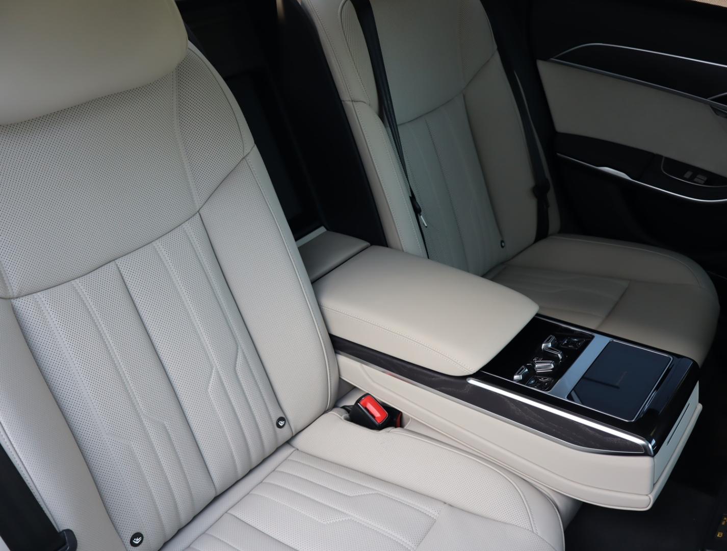 Audi A8 TFSI e 60 TFSI e quattro 340(462) kW(PS) tiptronic for more details contact your dealer