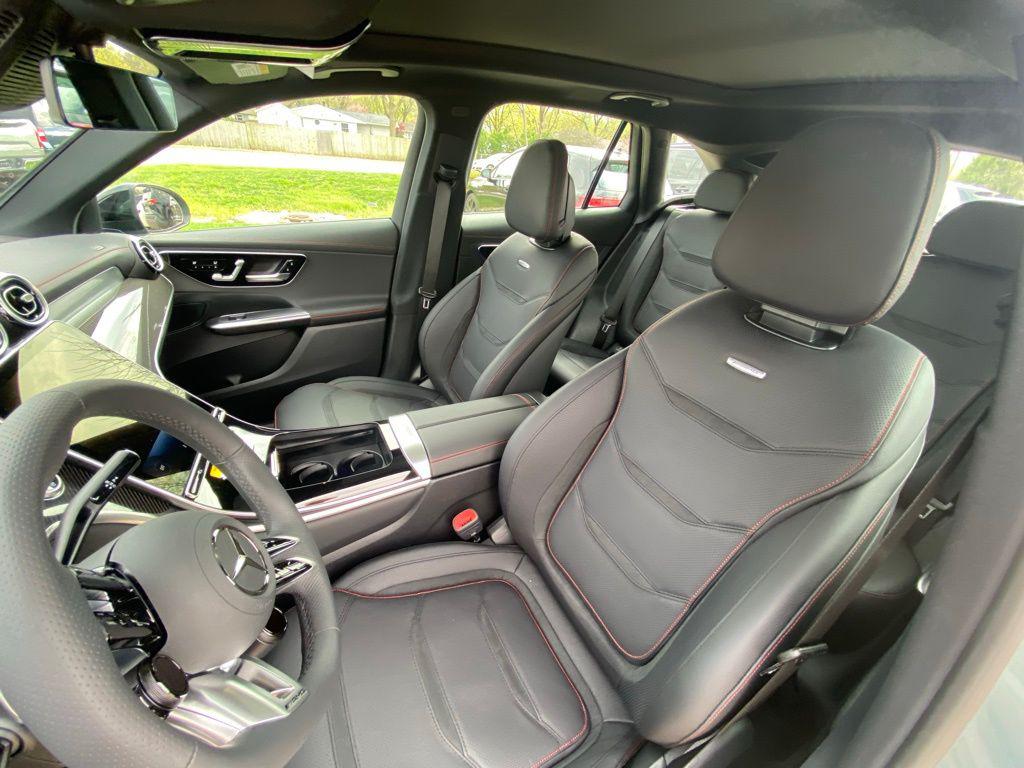 2025 Mercedes-Benz GLC AMG GLC43 - Photo 10