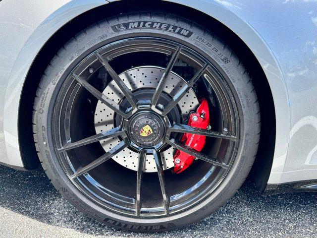 2024 Porsche 911 GTS - Photo 13