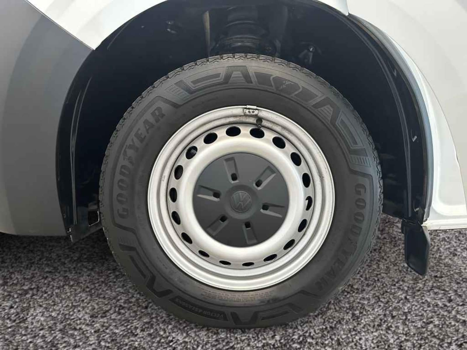 Volkswagen Transporter Kasten langer Radstand – Bild 4