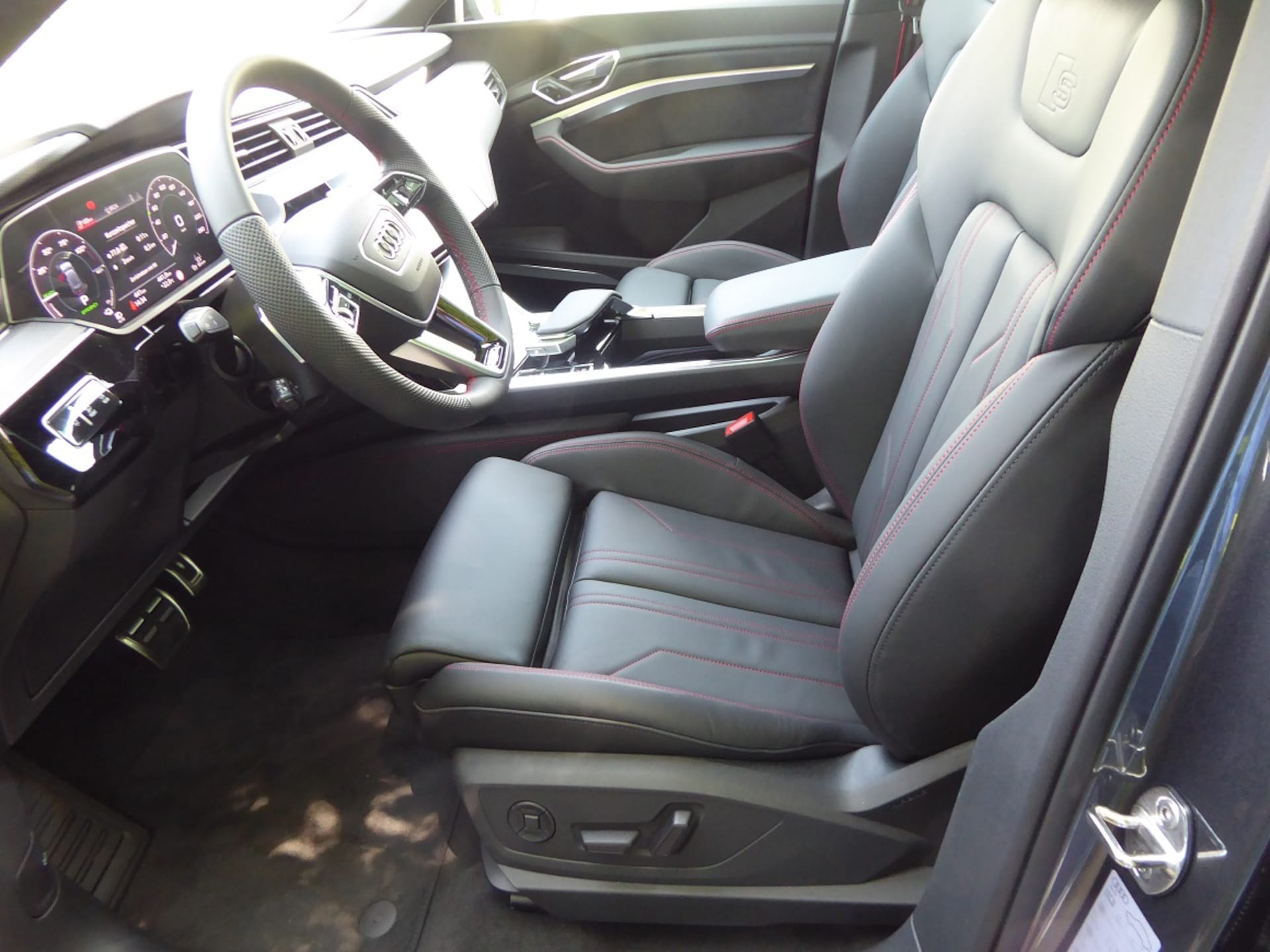 Audi Q8 e-tron S line