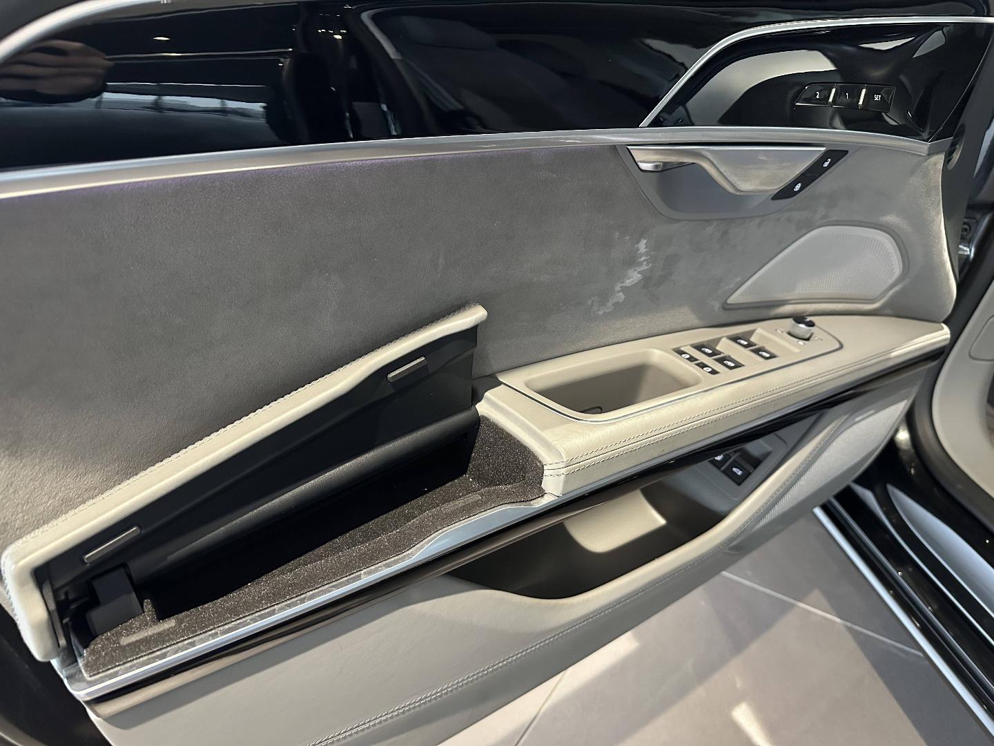 Image about Audi A8 L TFSI e Avus Extended 60 TFSI e quattro 330 kW (449 ch) tiptronic