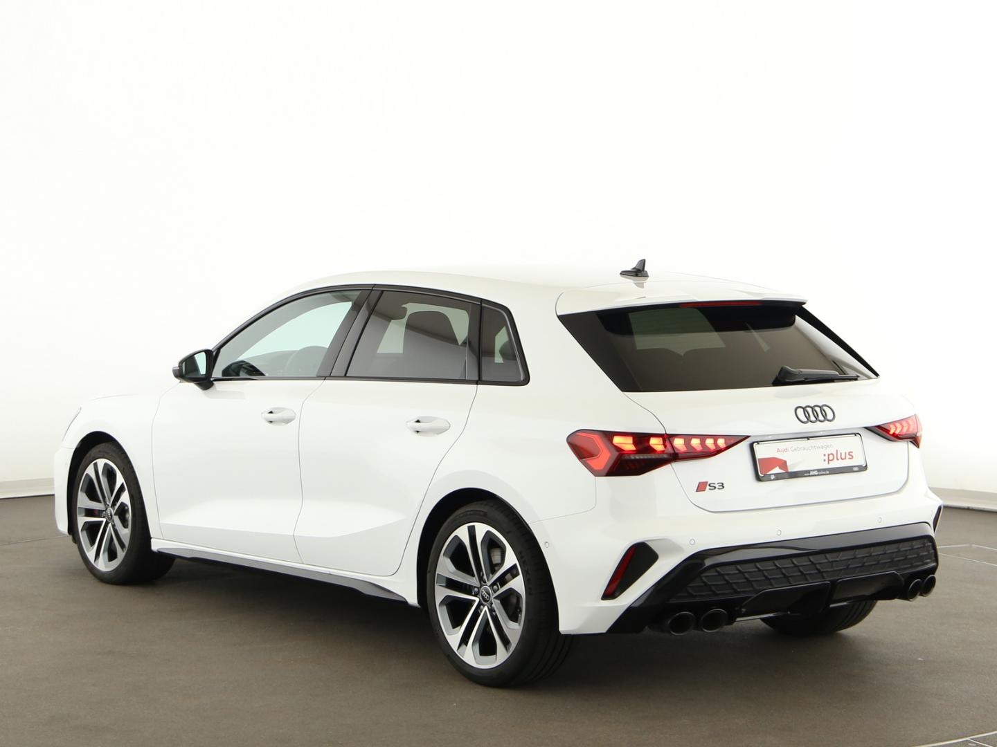 Bild über Audi S3 Sportback TFSI quattro S tronic - für weitere Informationen kontaktieren Sie den Audi Partner