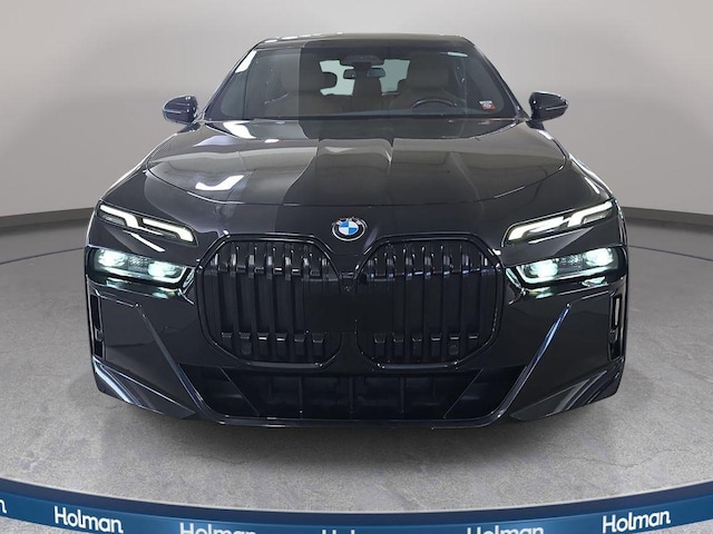 2023 BMW 740