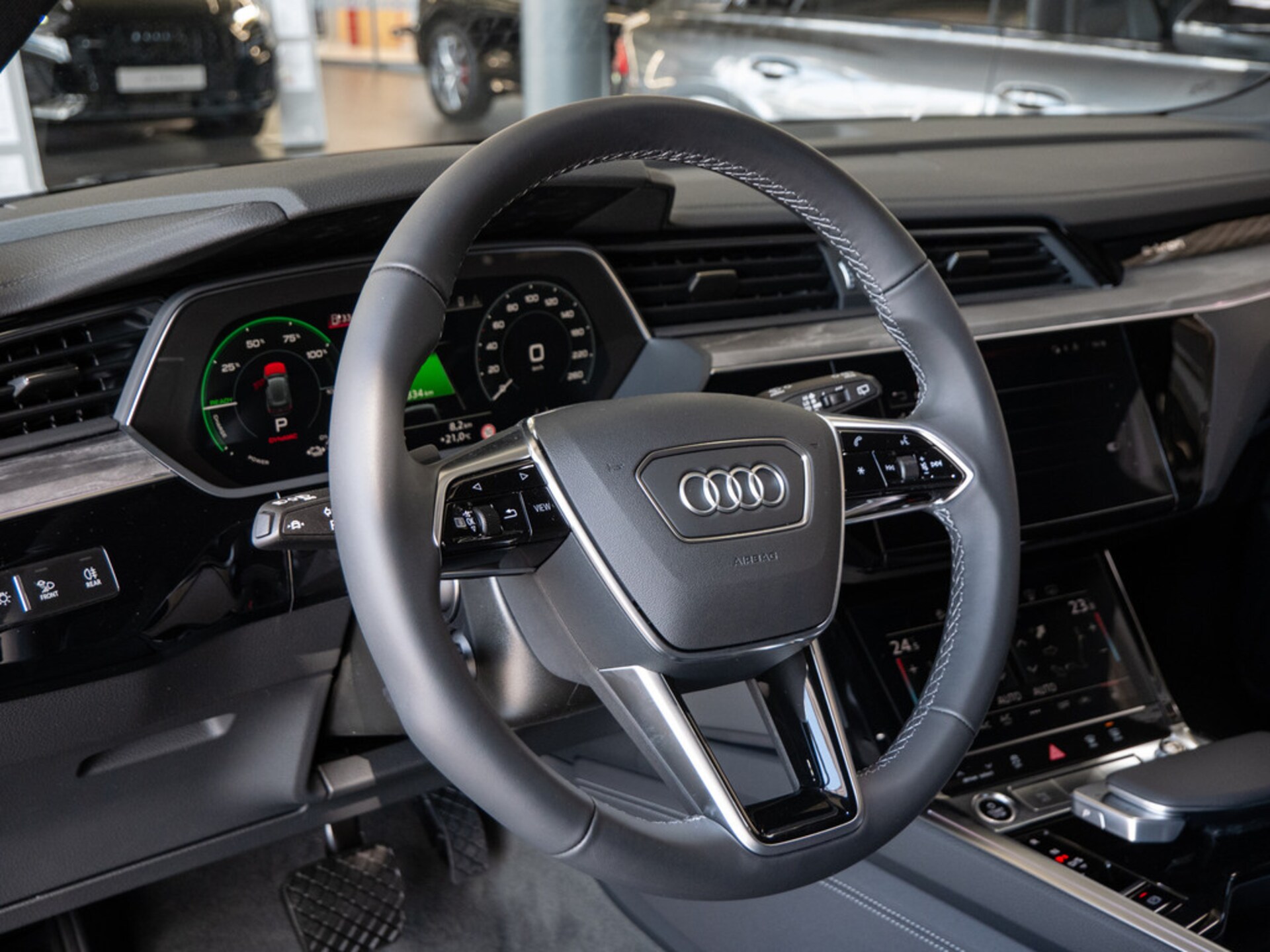 Audi Q8 e-tron S line