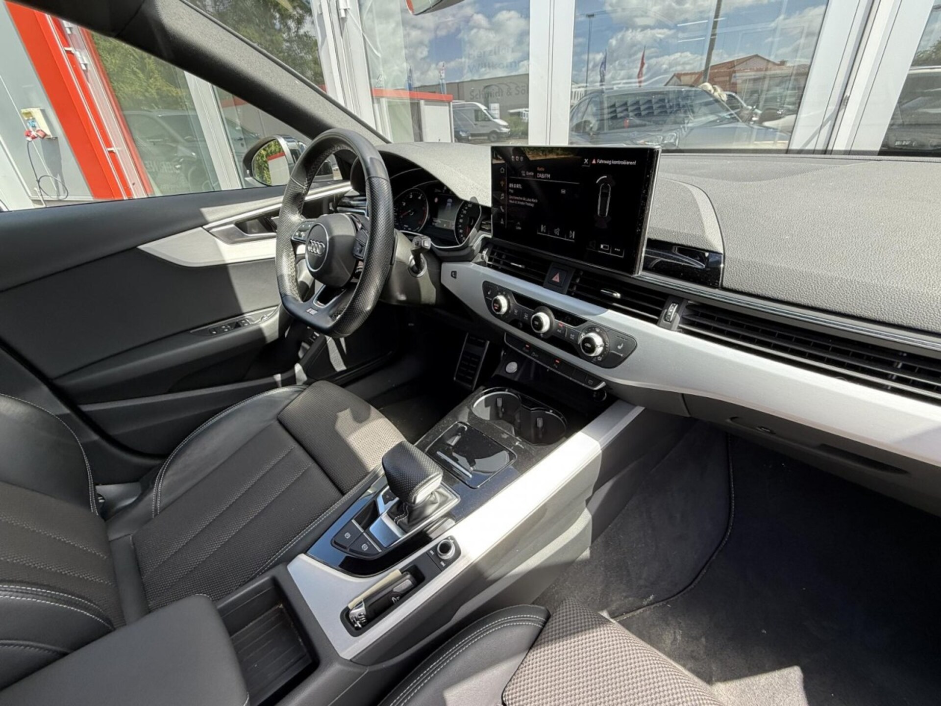 Audi A4 Avant S line