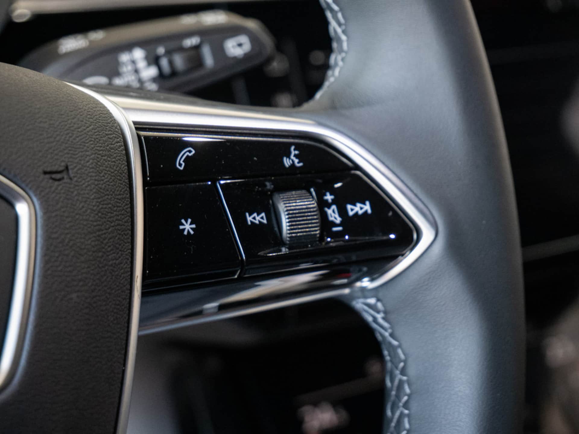 Audi Q8 e-tron S line