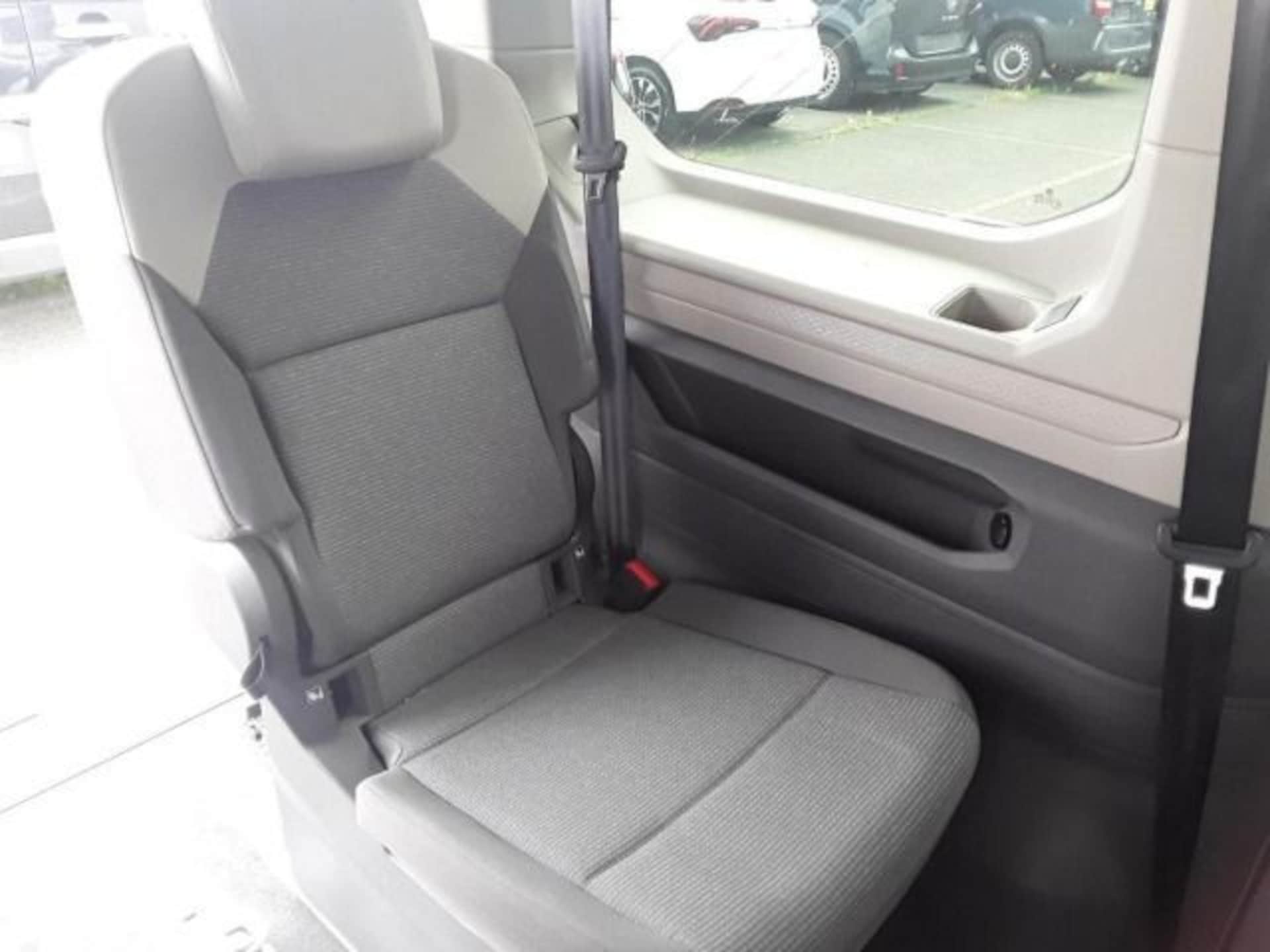 Volkswagen Multivan Basis-Modell