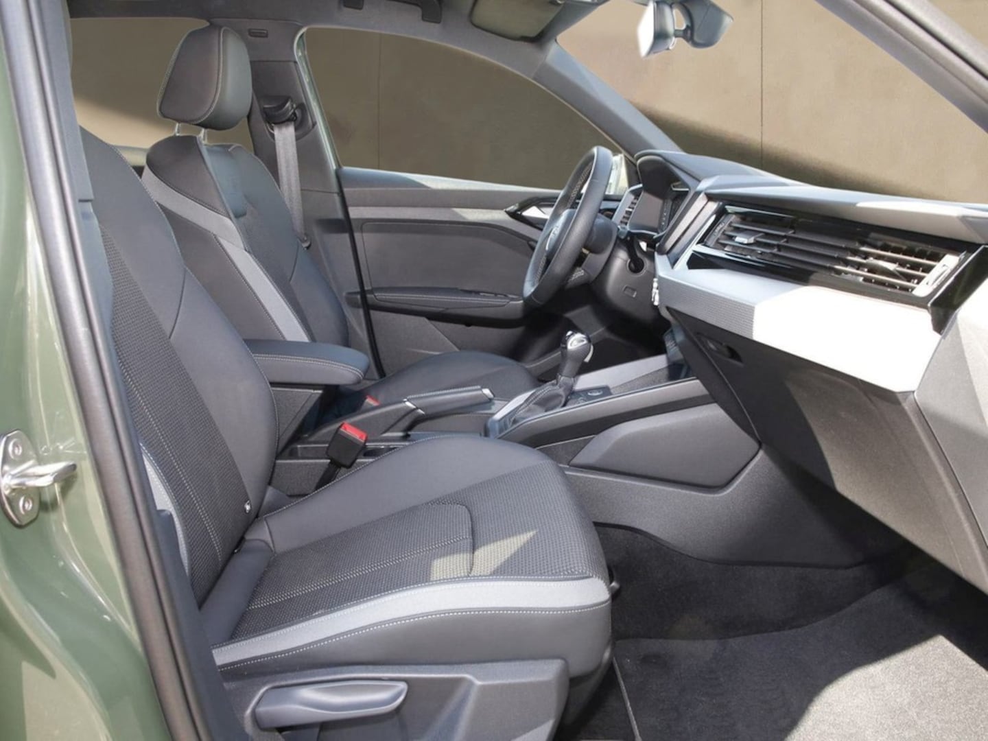 Bild über Audi A1 Sportback S line 35 TFSI S tronic - für weitere Informationen kontaktieren Sie den Audi Partner