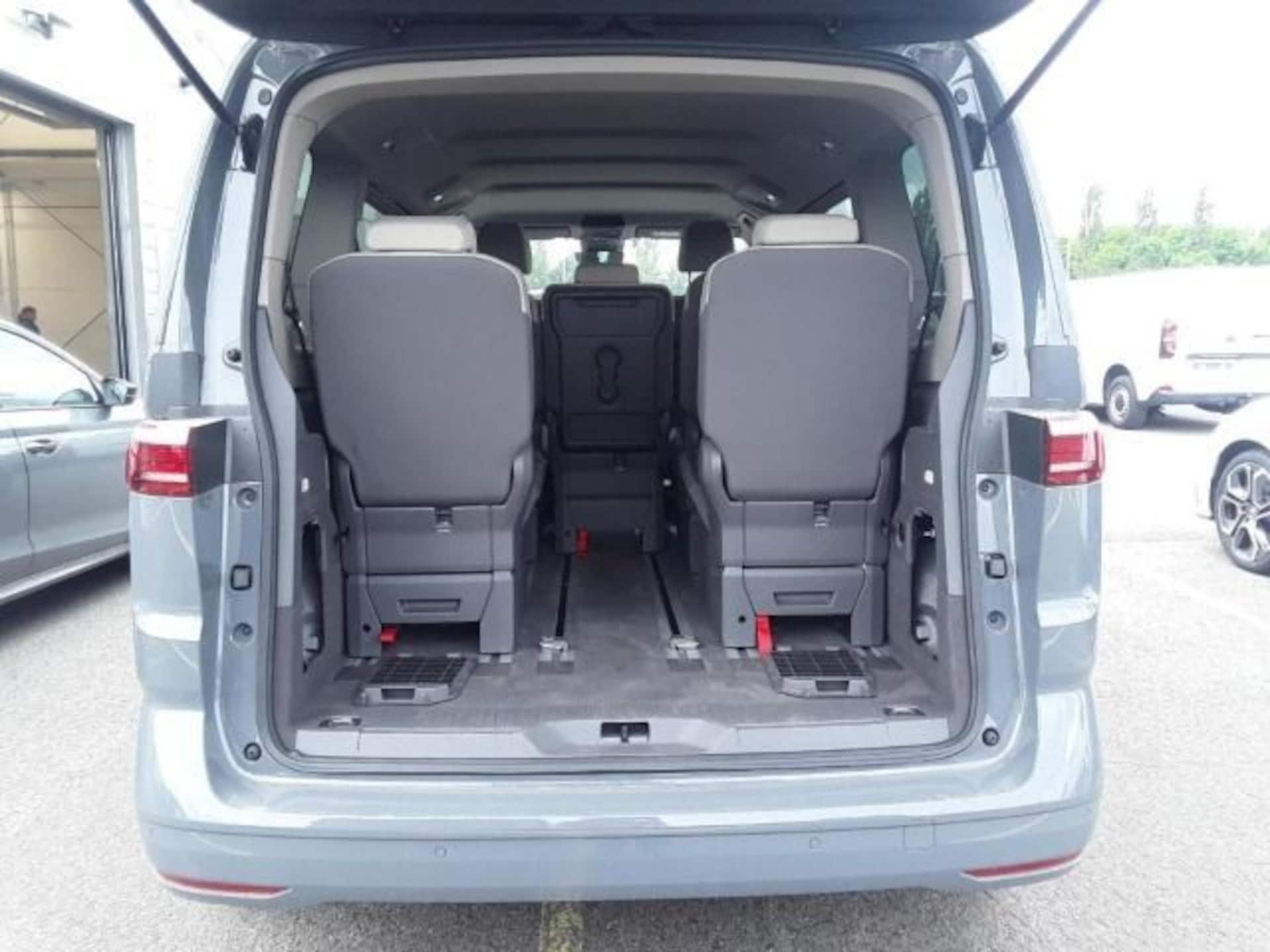 Volkswagen Multivan Basis-Modell