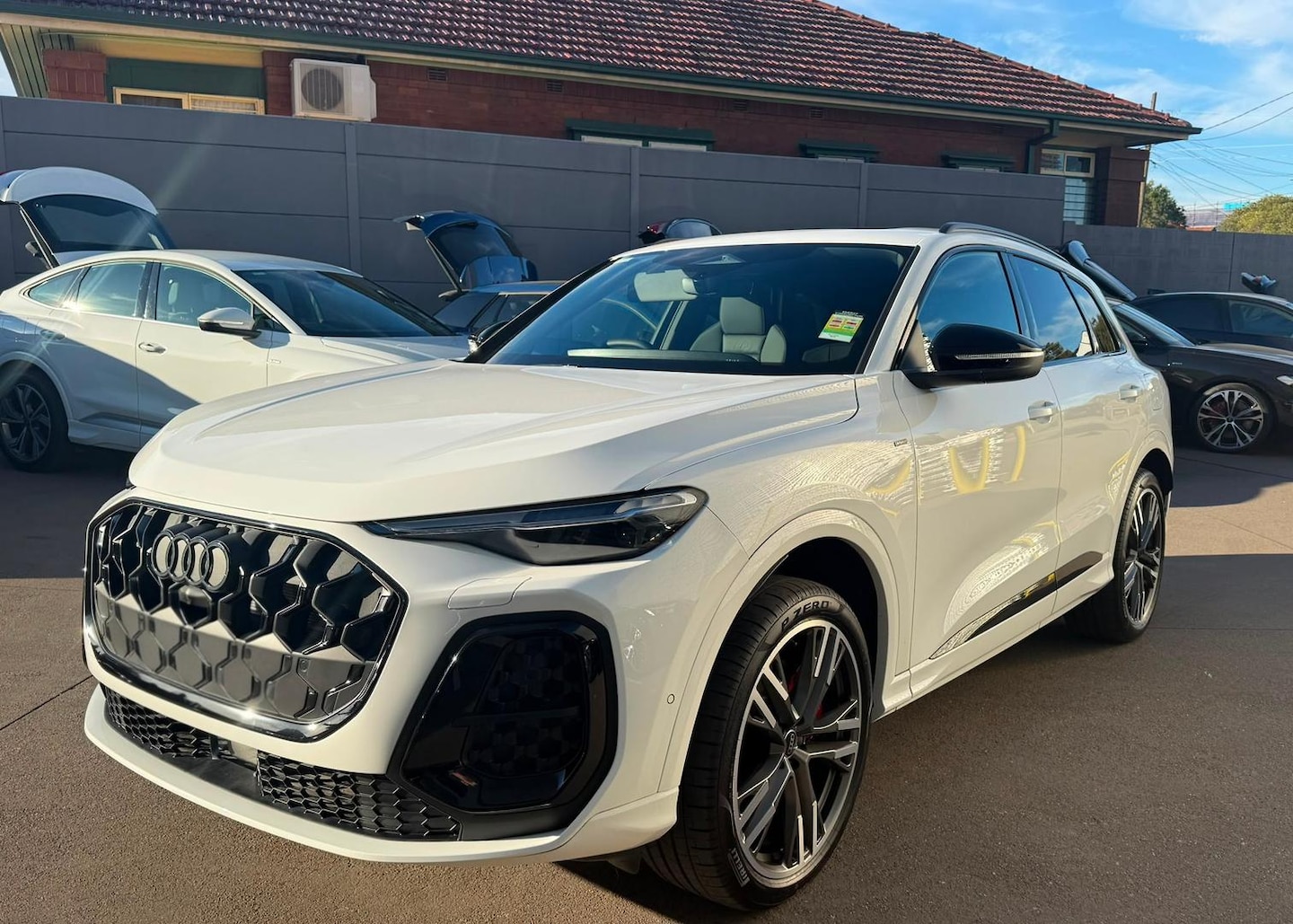 Image about Audi Q5 SUV e-hybrid quattro S tronic