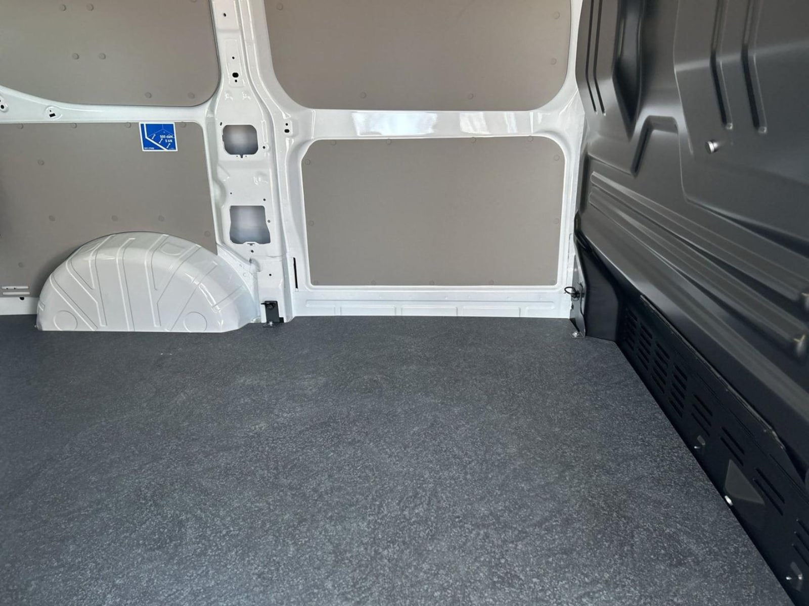 Volkswagen Transporter Kasten kurzer Radstand – Bild 11