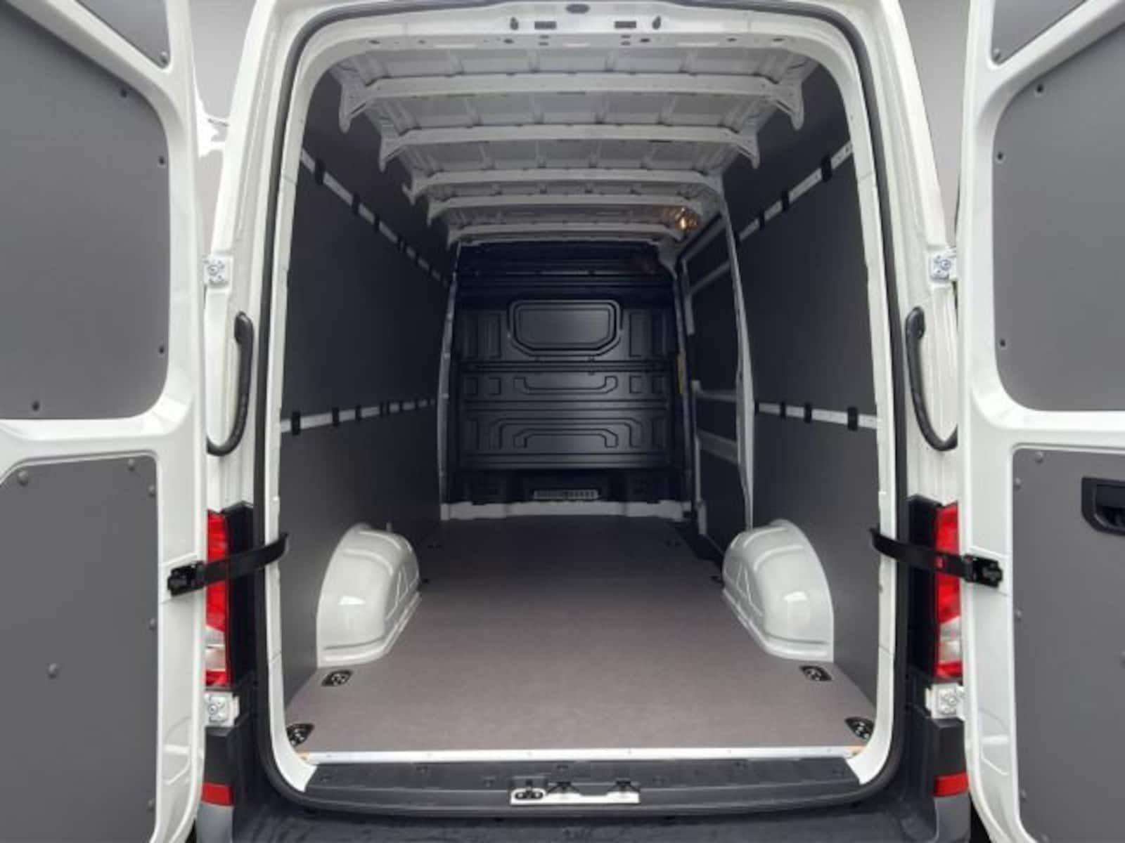 Volkswagen Crafter Kasten mittlerer Radstand – Bild 16