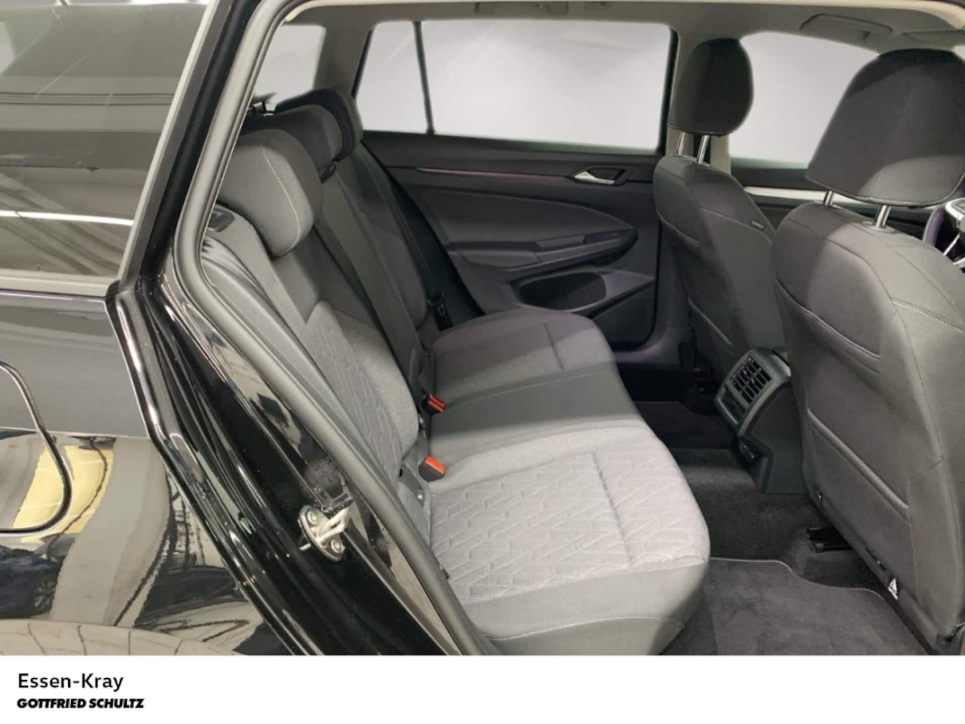 Volkswagen Golf Variant Life