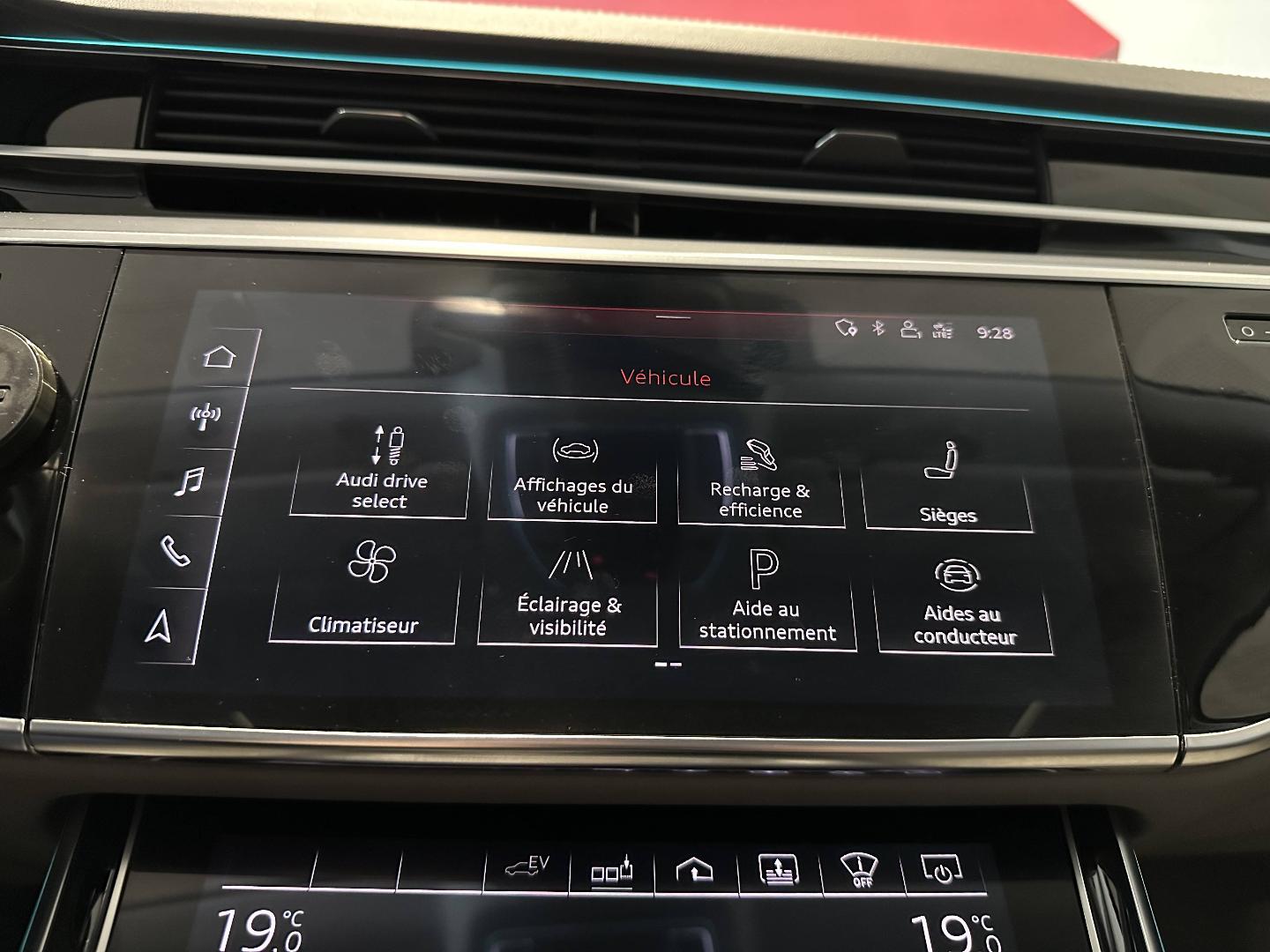 Image about Audi A8 L TFSI e Avus Extended 60 TFSI e quattro 330 kW (449 ch) tiptronic