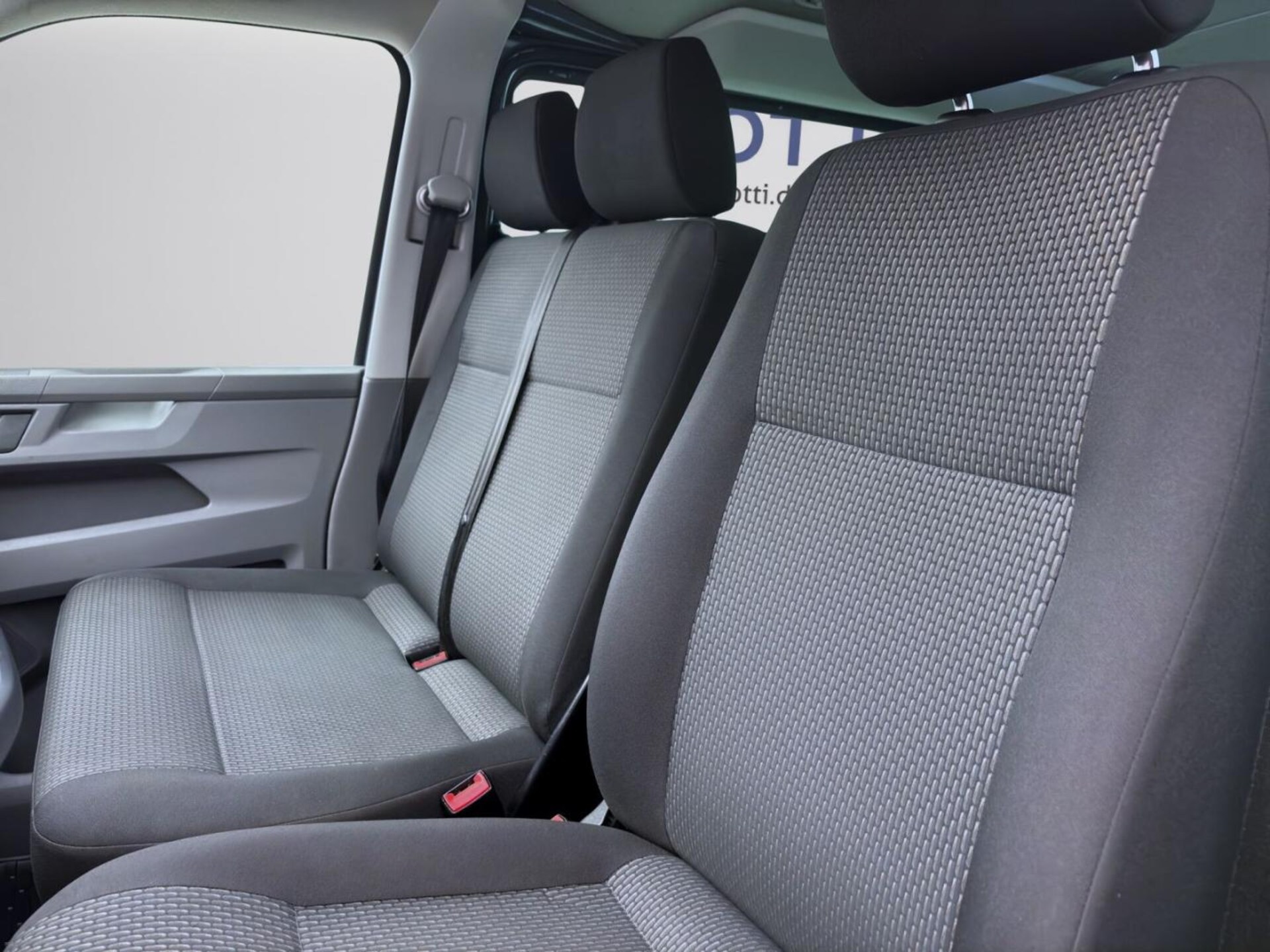 Volkswagen T6.1 Transporter Kombi kurzer Radstand
