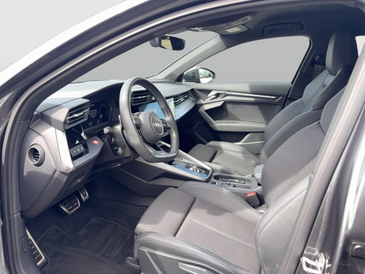 Bild über Audi A3 Sportback S line 30 TFSI S tronic - für weitere Informationen kontaktieren Sie den Audi Partner