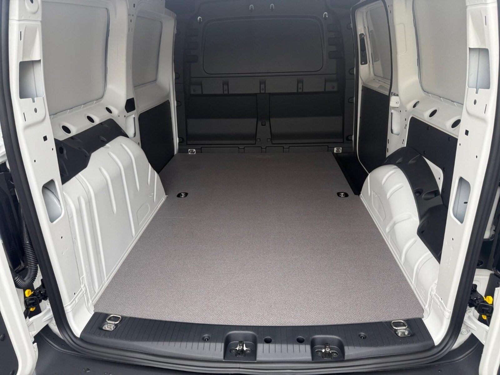 Volkswagen Caddy Maxi Cargo – Bild 14