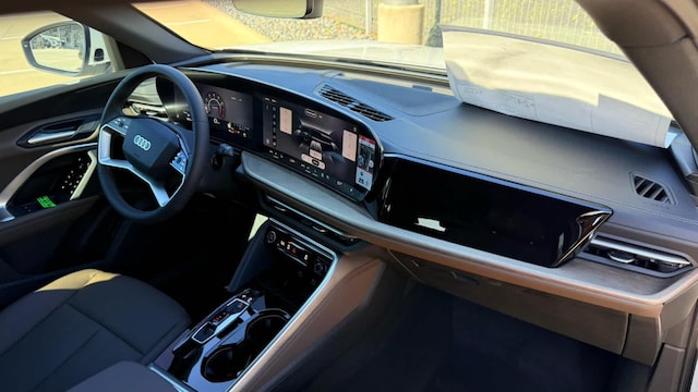2026 Audi Q5 Premium - Photo 12