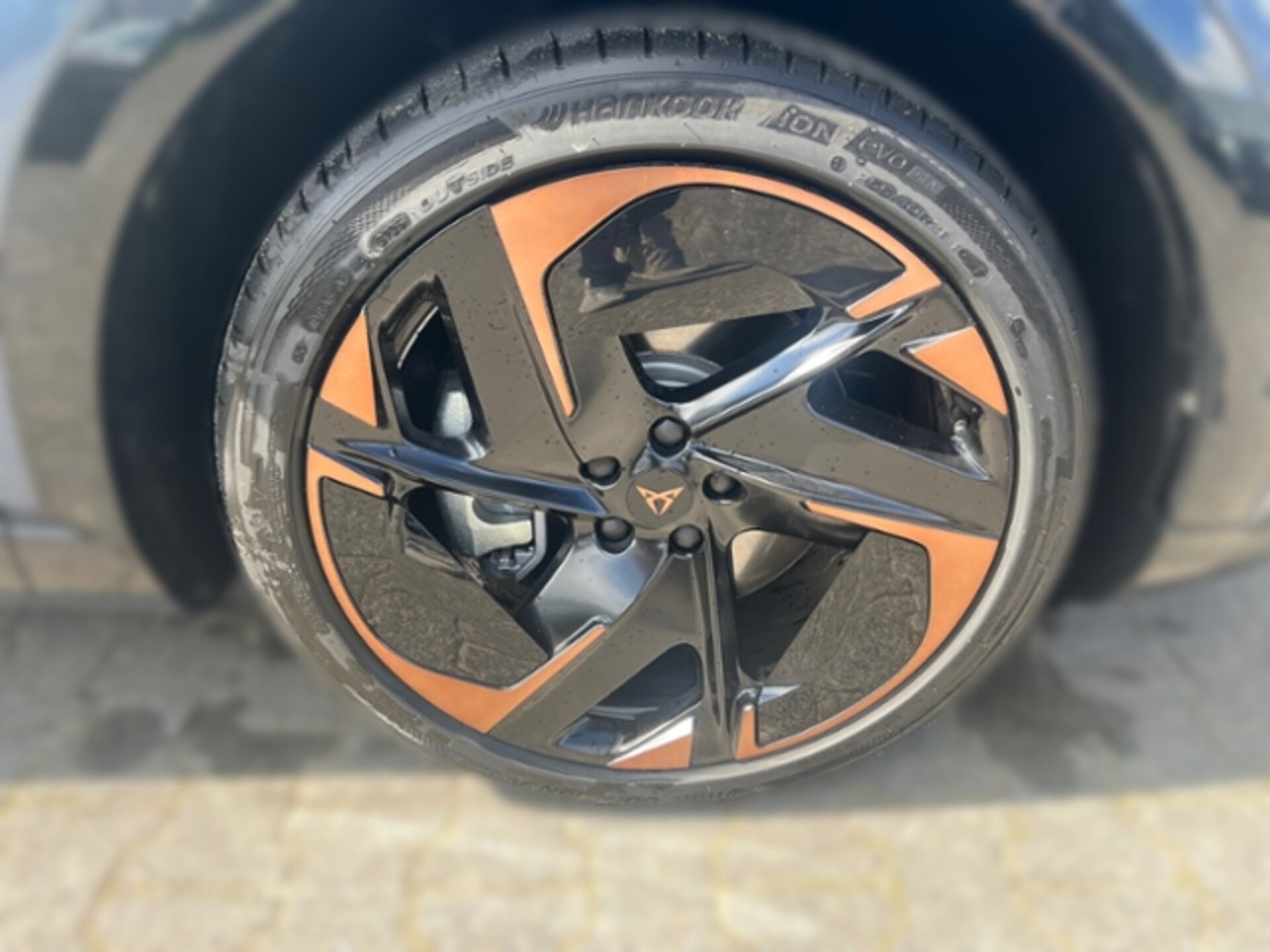 CUPRA Tavascan VZ