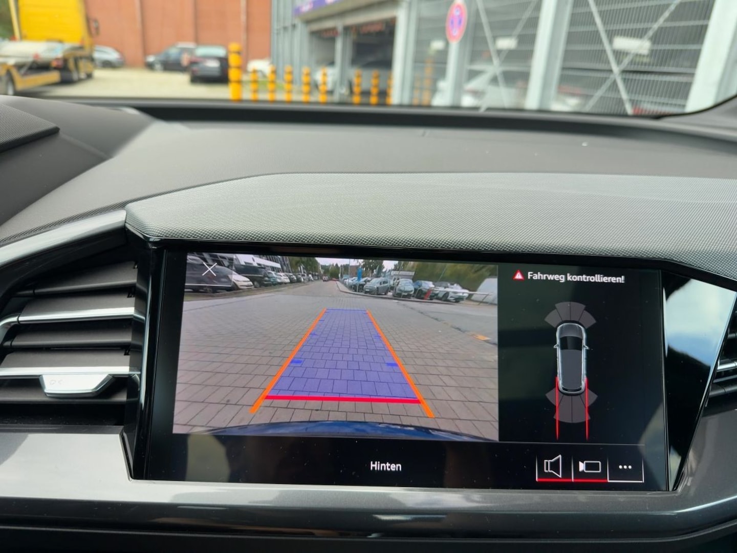 Bild über Audi Q4 e-tron 50 e-tron quattro - für weitere Informationen kontaktieren Sie den Audi Partner