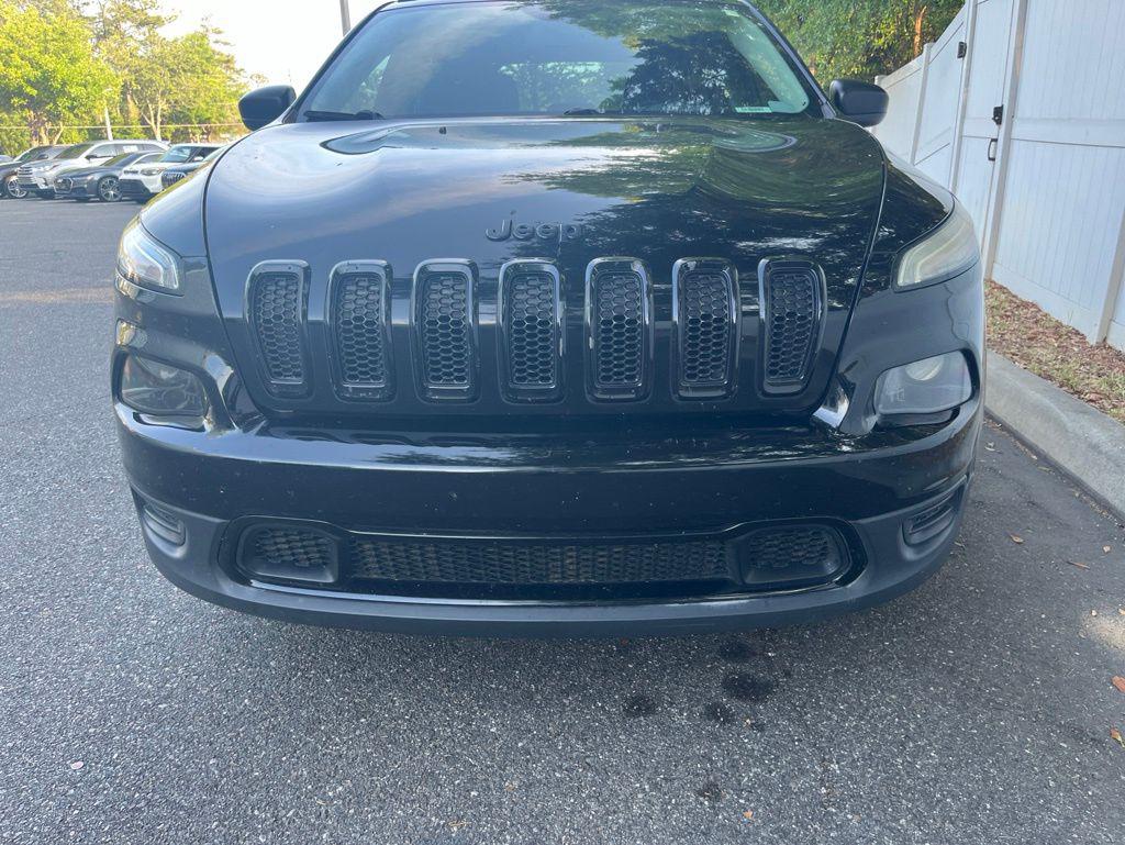 2017 Jeep Cherokee Sport Altitude's photo