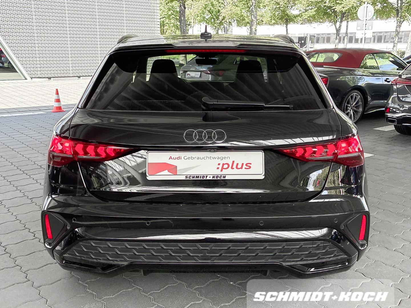 Bild über Audi A3 Sportback S line 30 TFSI S tronic - für weitere Informationen kontaktieren Sie den Audi Partner