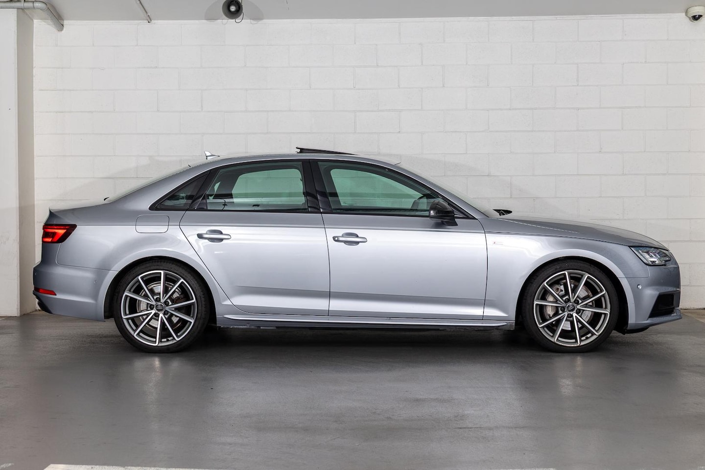 Image about Audi A4 Saloon 2.0 TDI