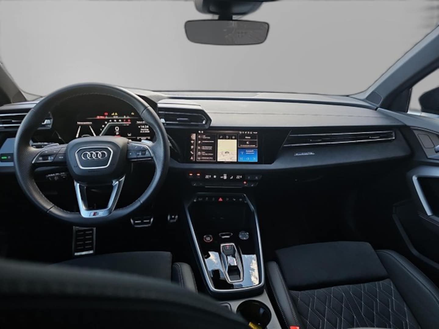 Bild über Audi S3 Limousine TFSI quattro S tronic - für weitere Informationen kontaktieren Sie den Audi Partner