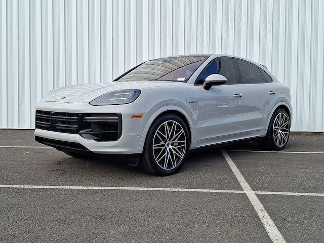 Photo of 2025 Porsche Cayenne E-Hybrid Coupe 