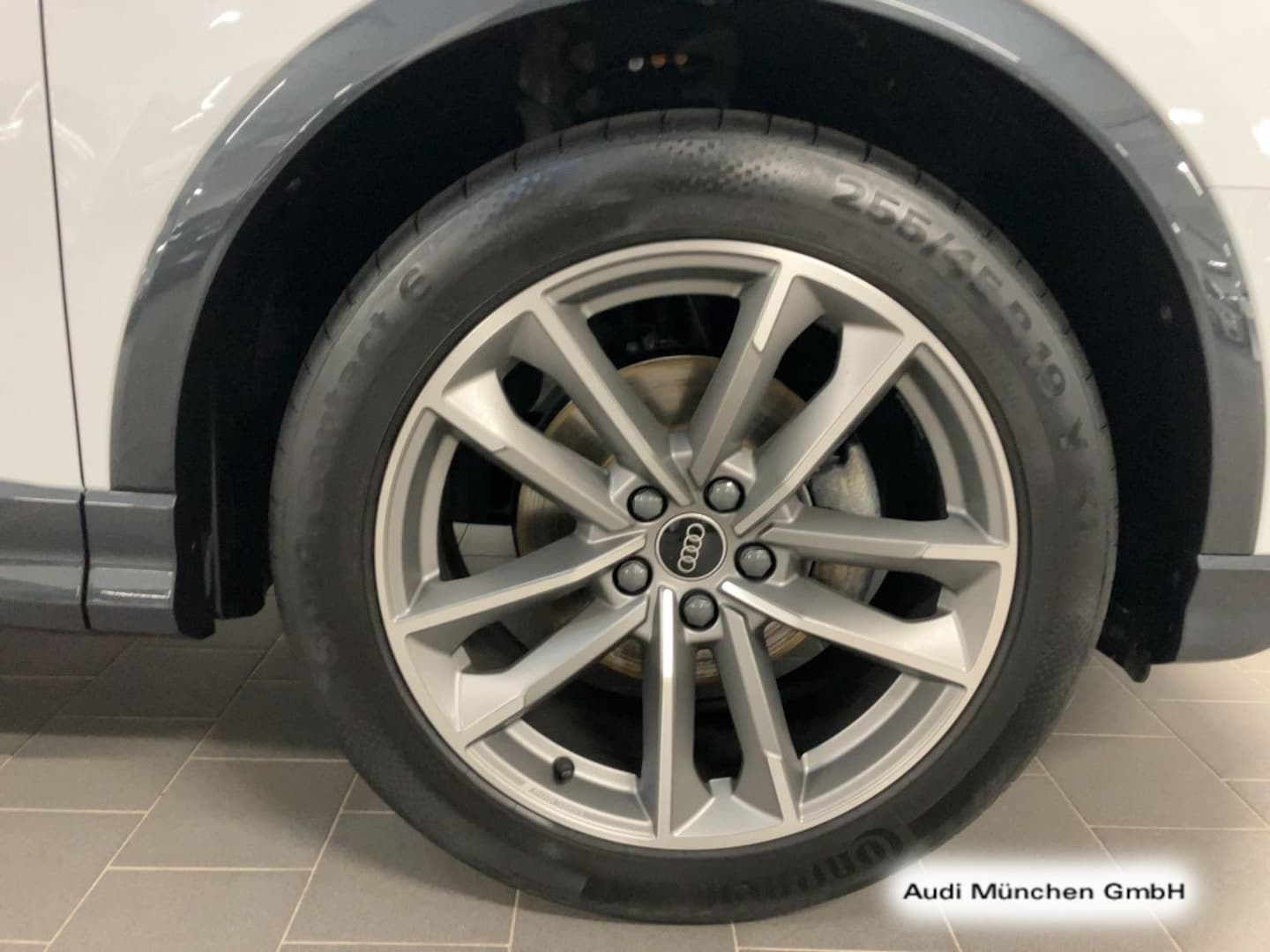 Bild über Audi Q3 TFSI 110 kW S tronic - für weitere Informationen kontaktieren Sie den Audi Partner