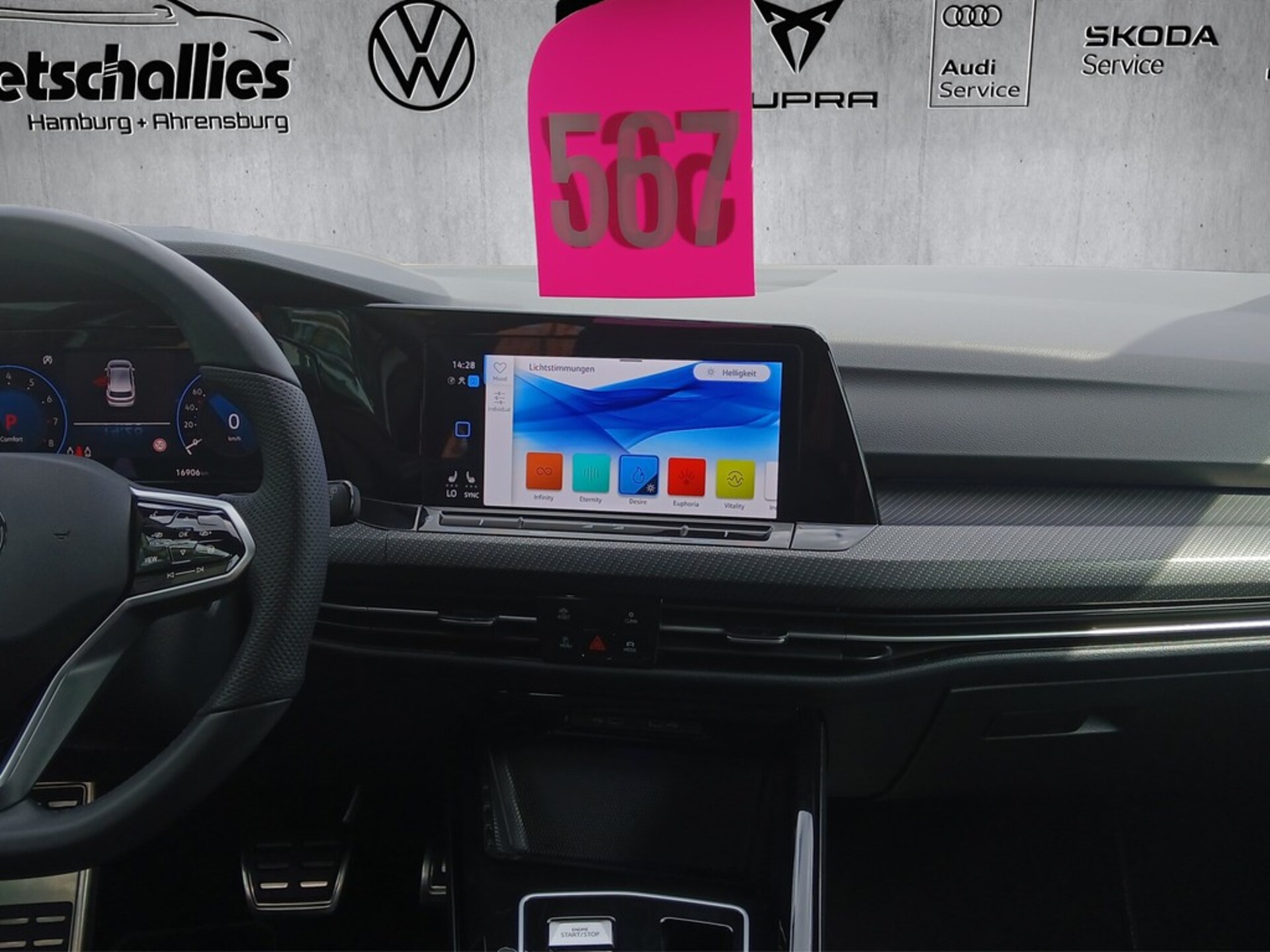 Volkswagen Golf R-Line